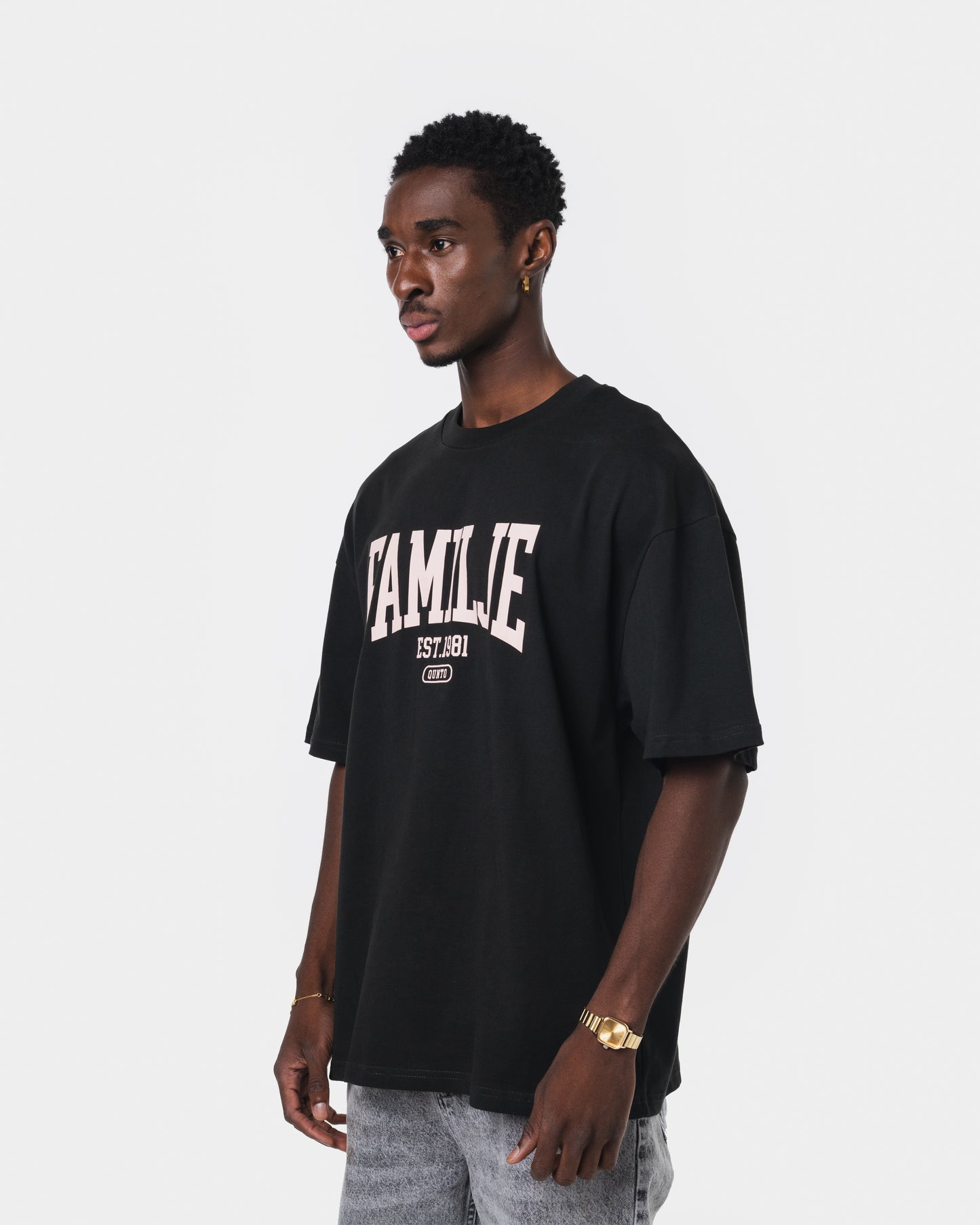 FAMILJE BLACK TSHIRT