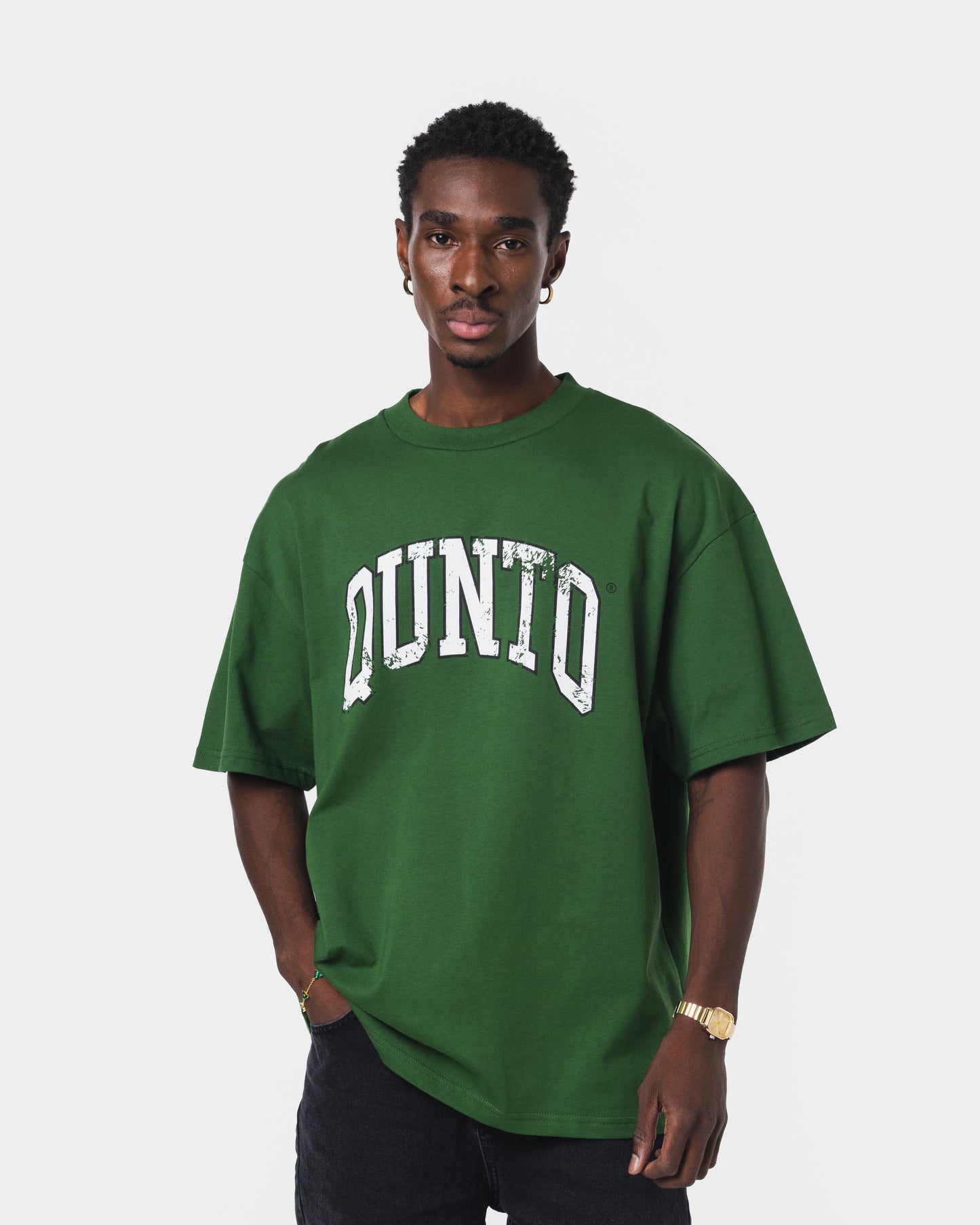 QUNTO WHITE ON GREEN TSHIRT