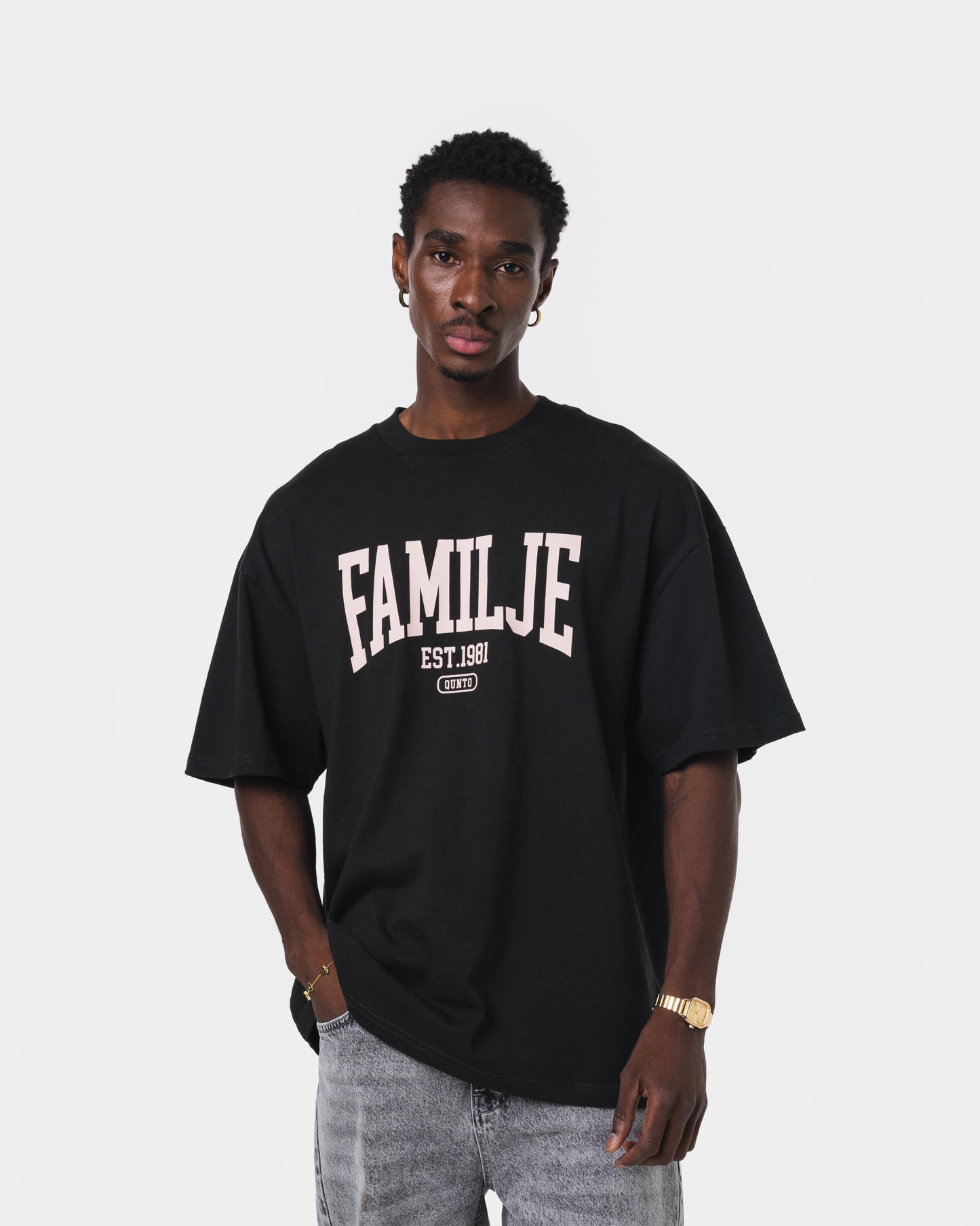 FAMILJE BLACK TSHIRT