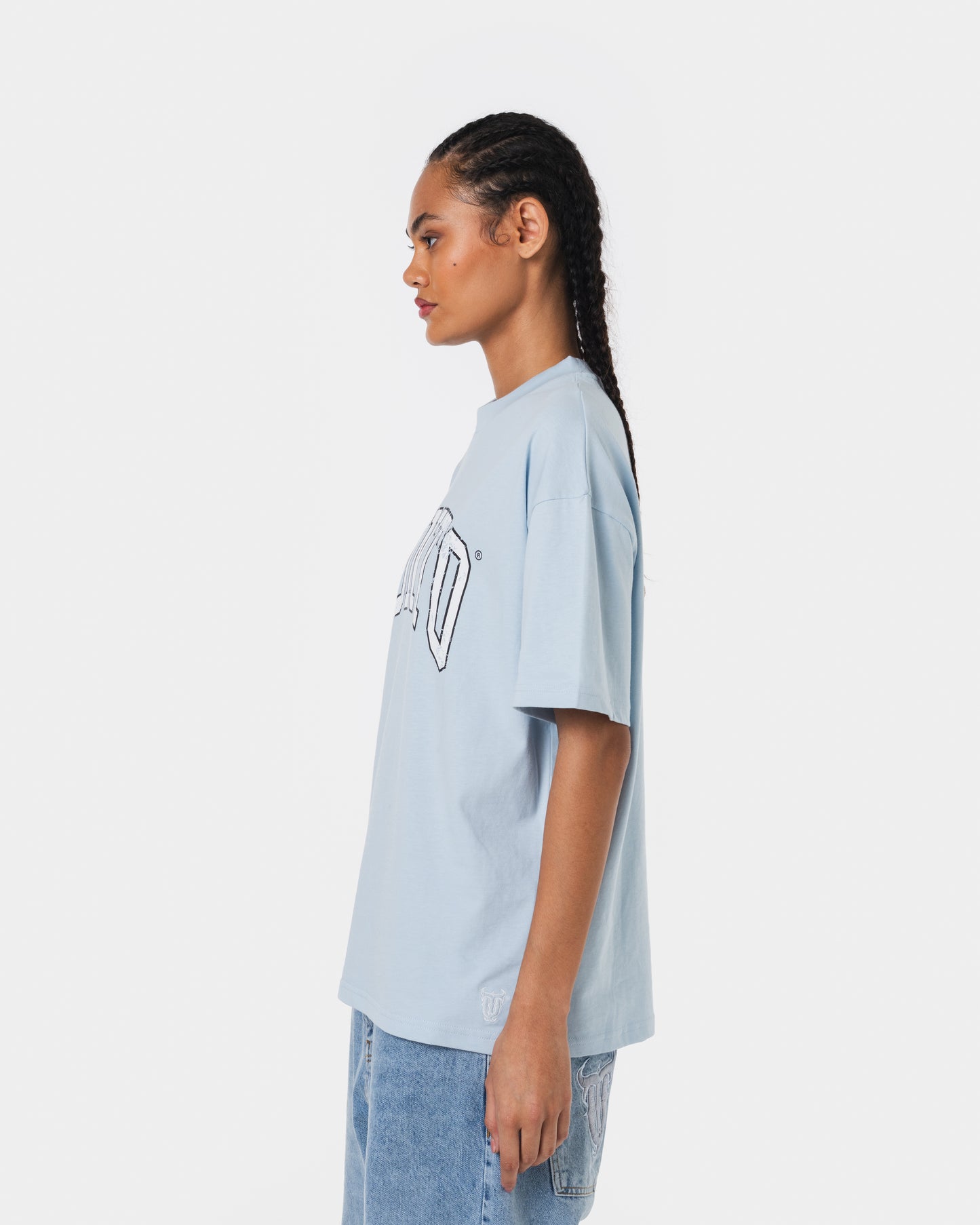 QUNTO WHITE ON BLUE TSHIRT