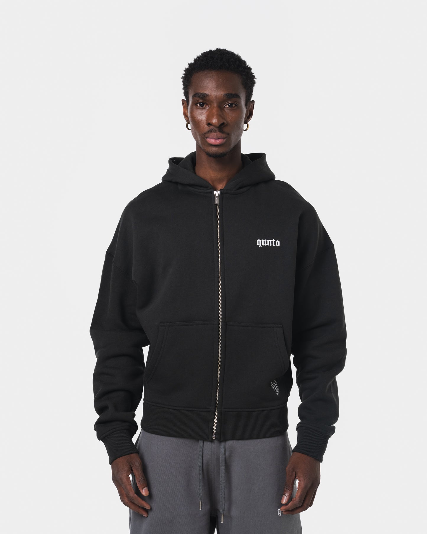 ESSENTIALS ZIPPER HOODIE BLACK