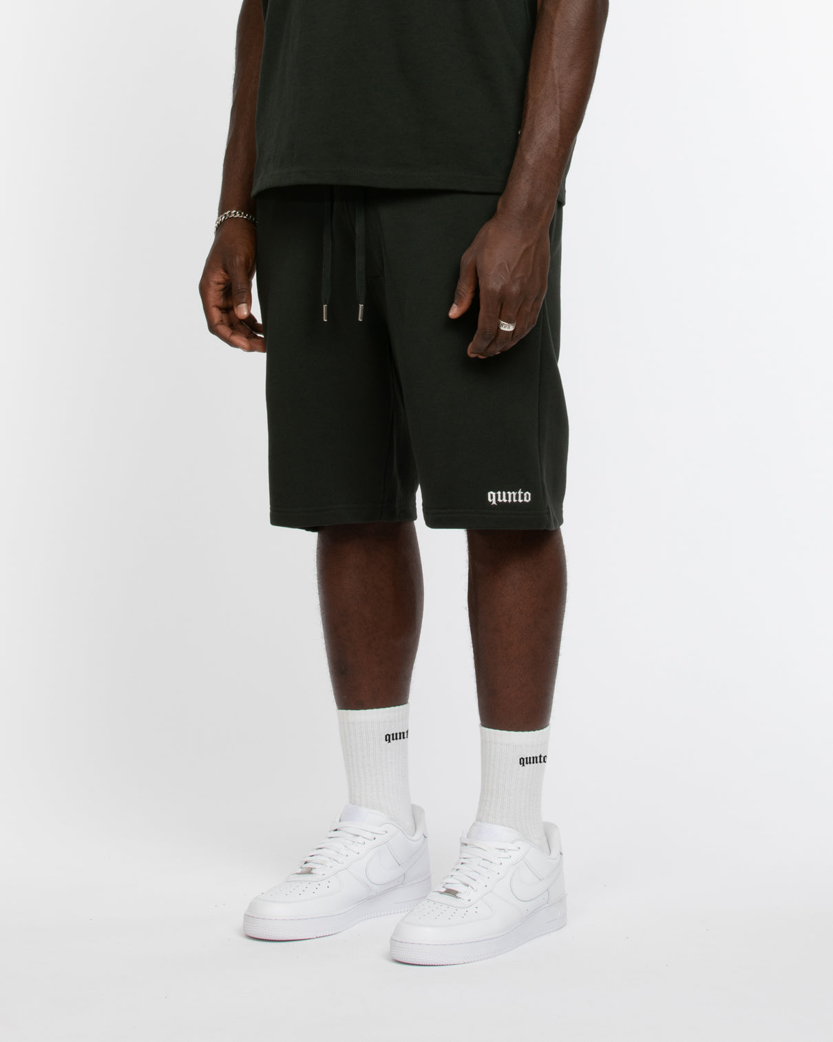 QUNTO LOGO SHORTS BLACK