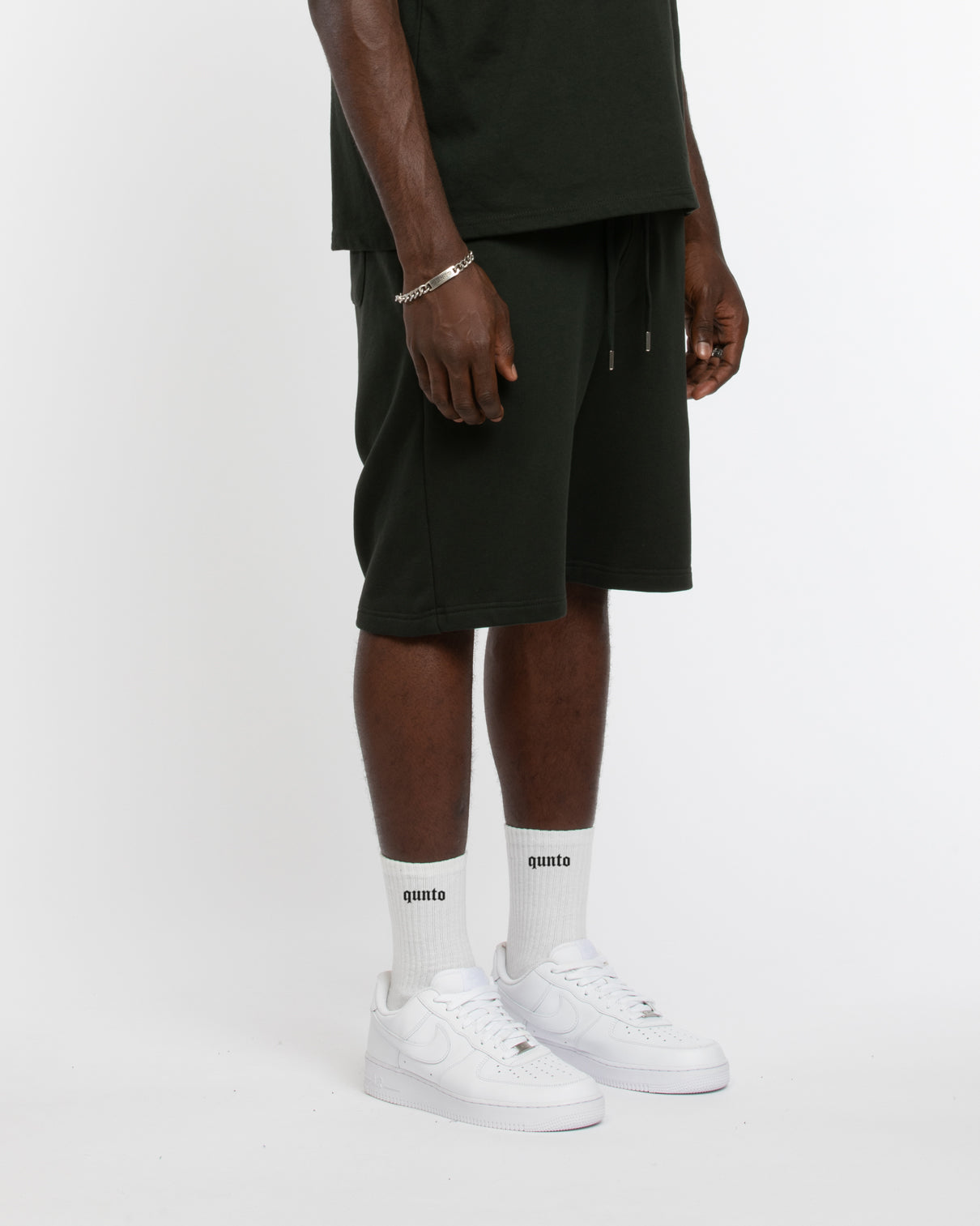 QUNTO LOGO SHORTS BLACK