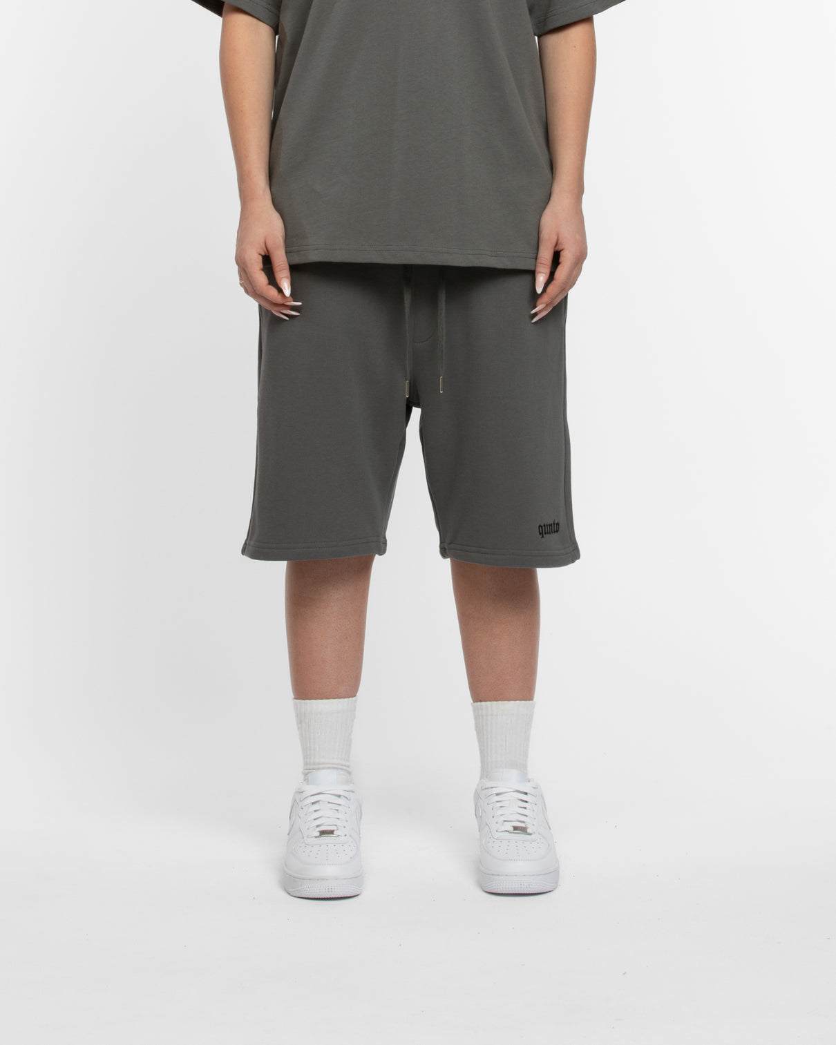 QUNTO LOGO SHORTS GREY