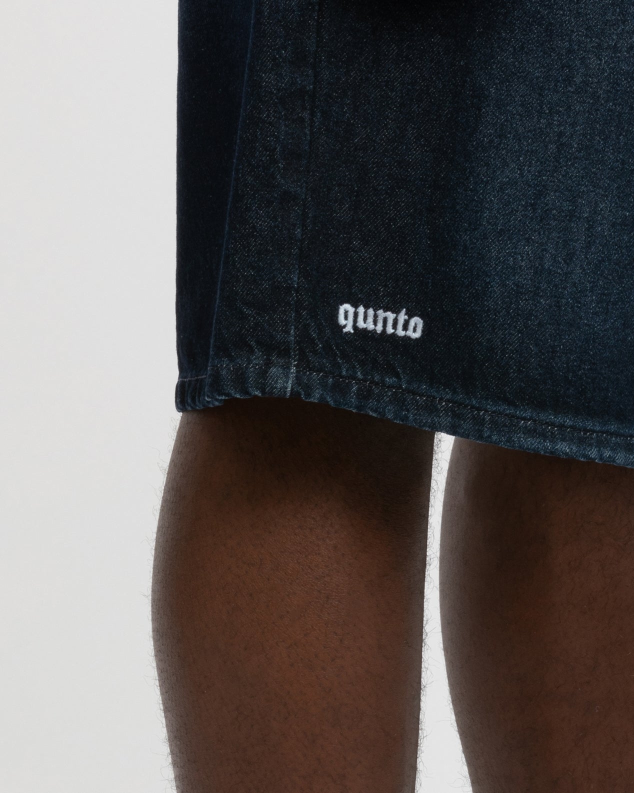 QT DENIM SHORTS BLACK