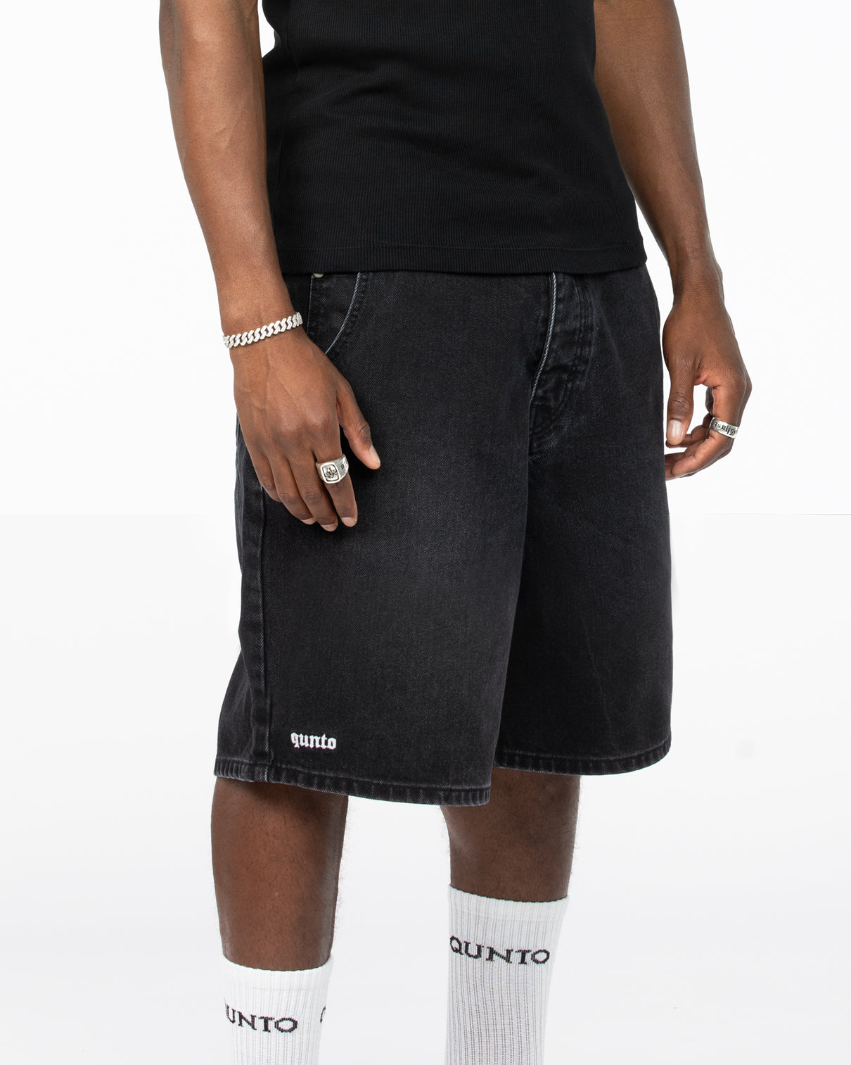 QT DENIM SHORTS BLACK