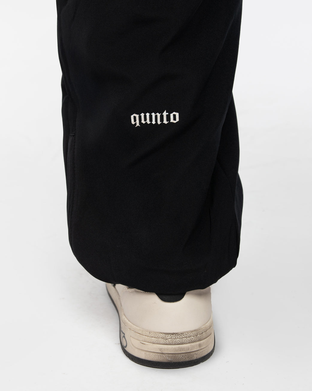 QT TRACK PANTS BLACK