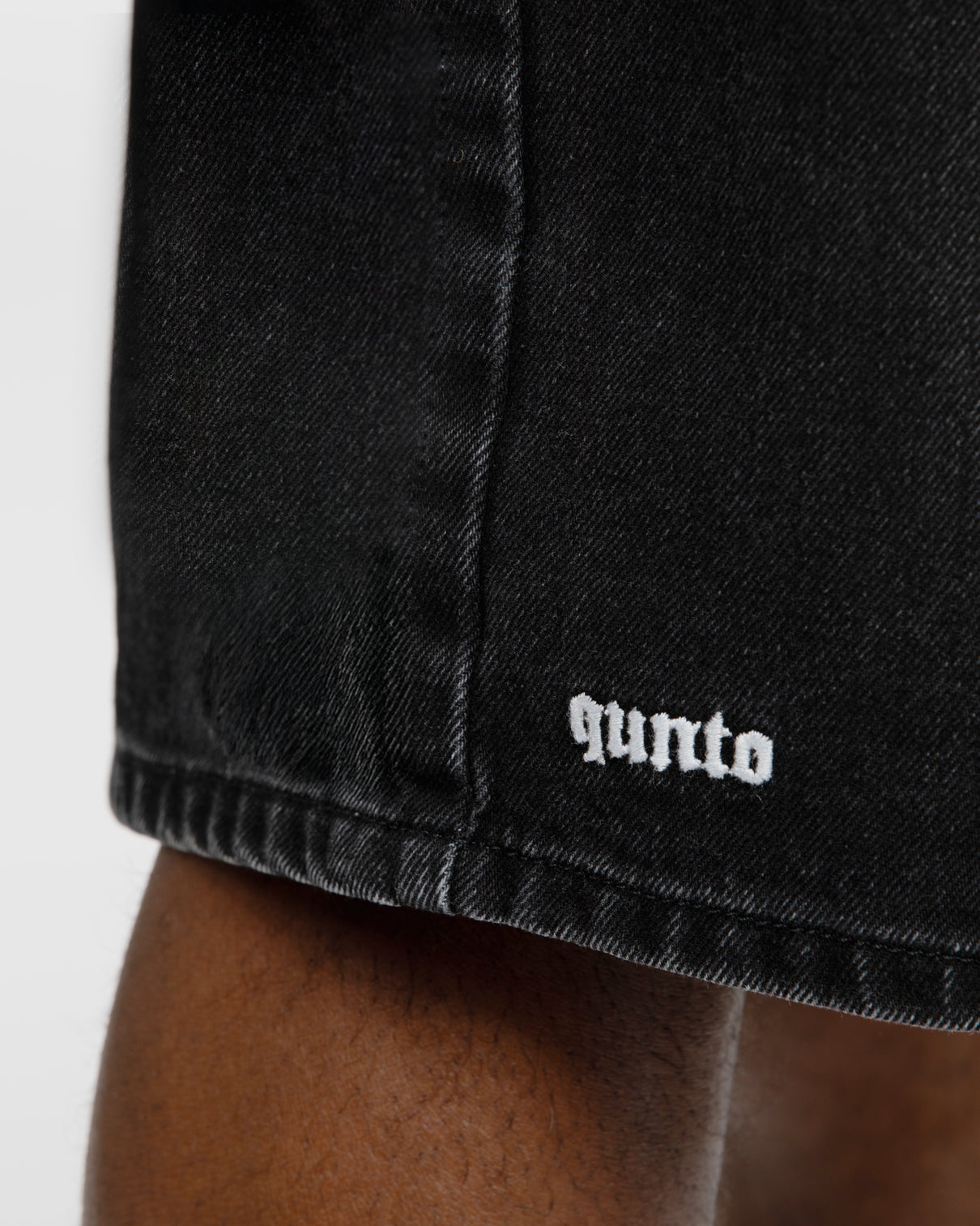 QT DENIM SHORTS BLACK