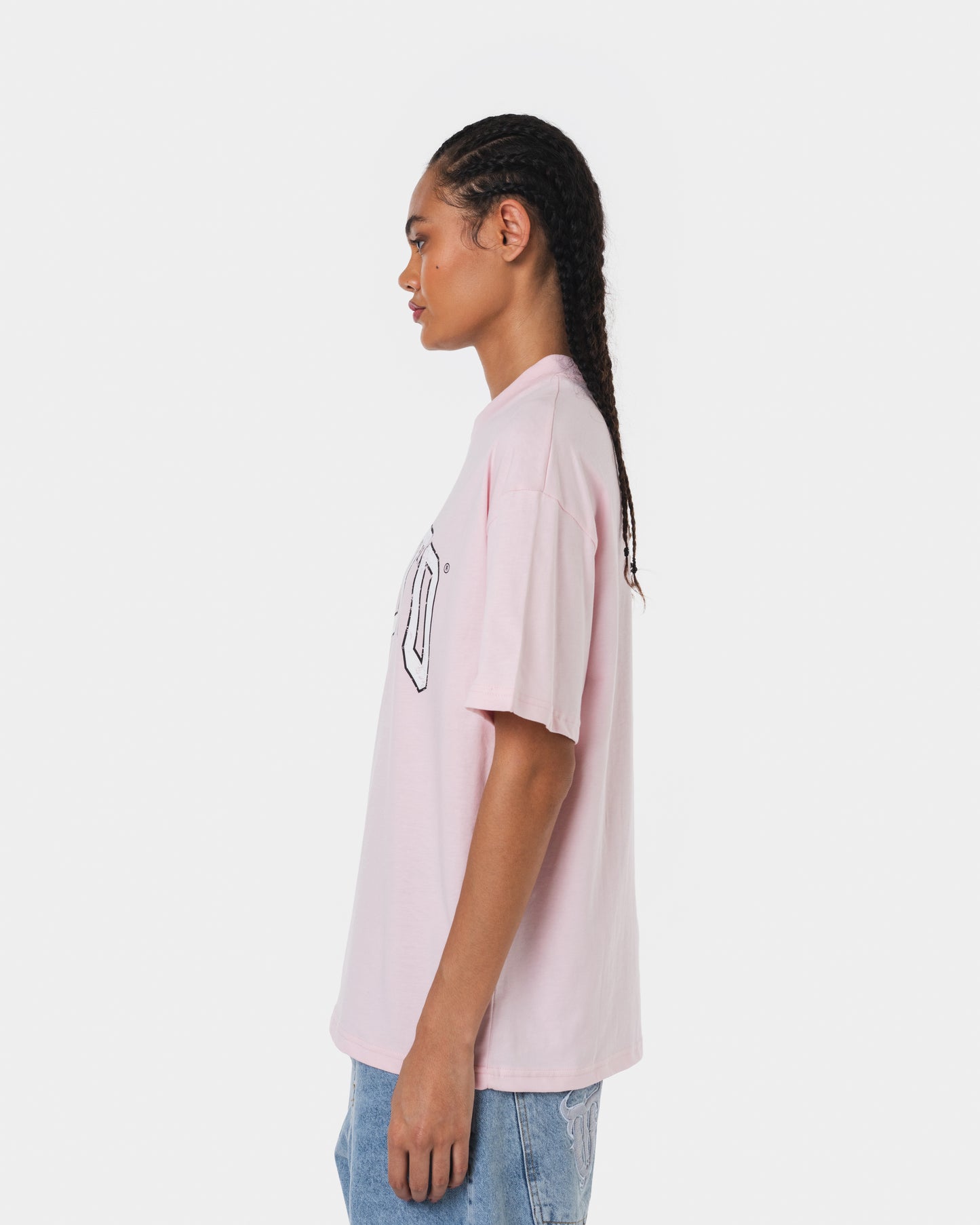 QUNTO WHITE ON PINK TSHIRT