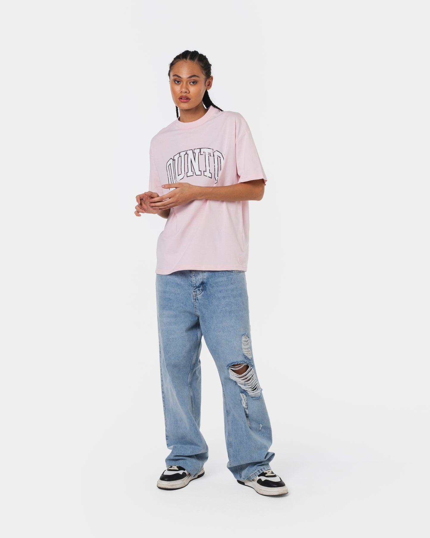 QUNTO WHITE ON PINK TSHIRT