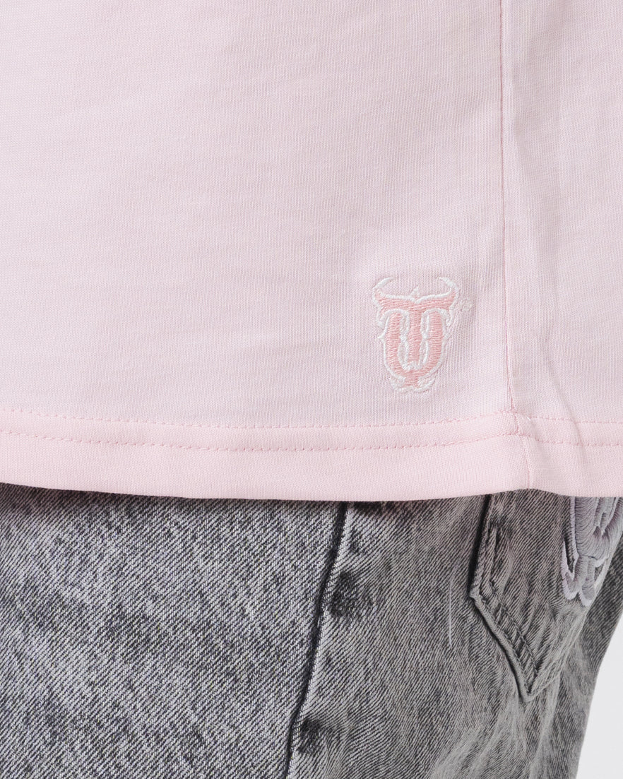 QUNTO WHITE ON PINK TSHIRT