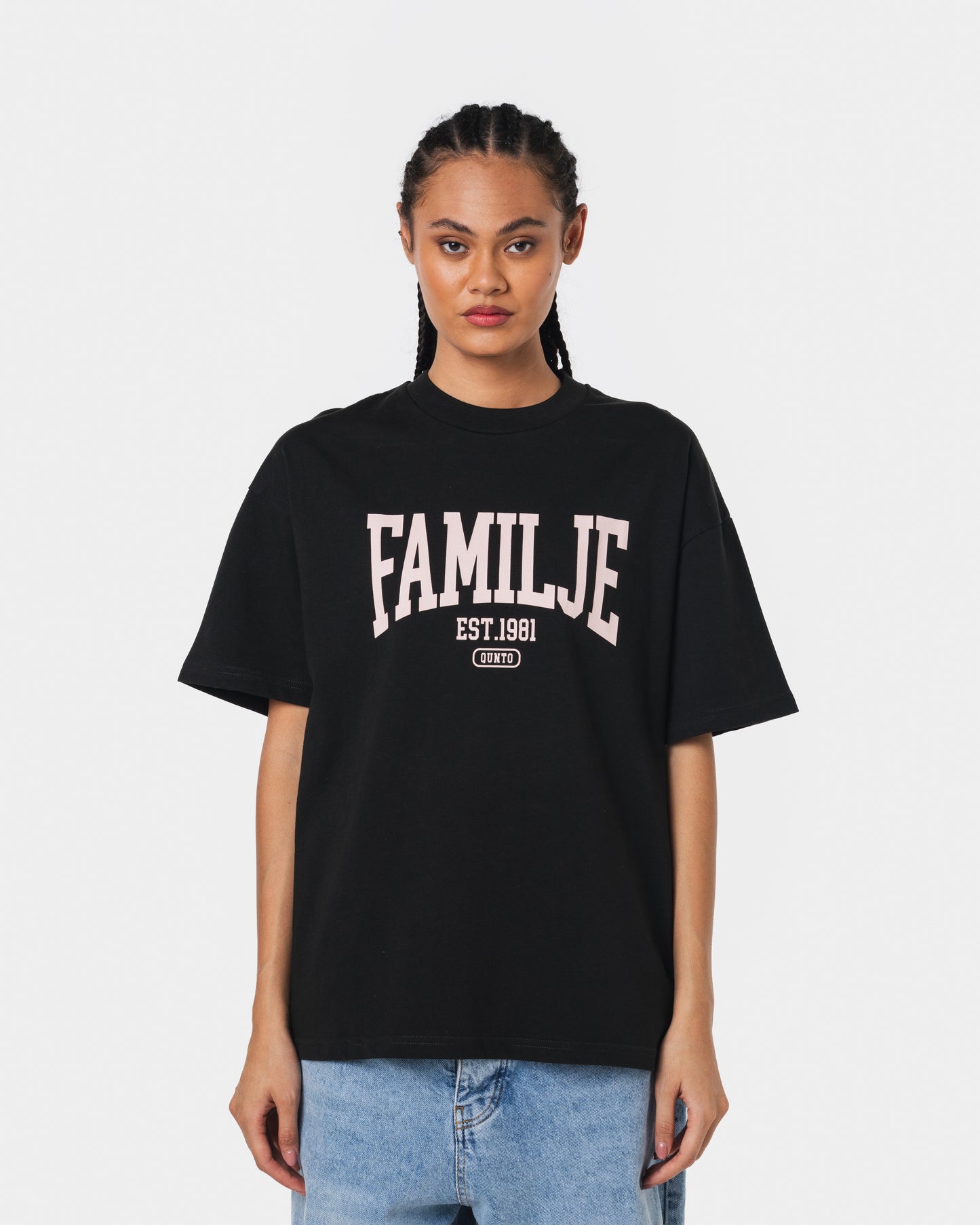 FAMILJE BLACK TSHIRT