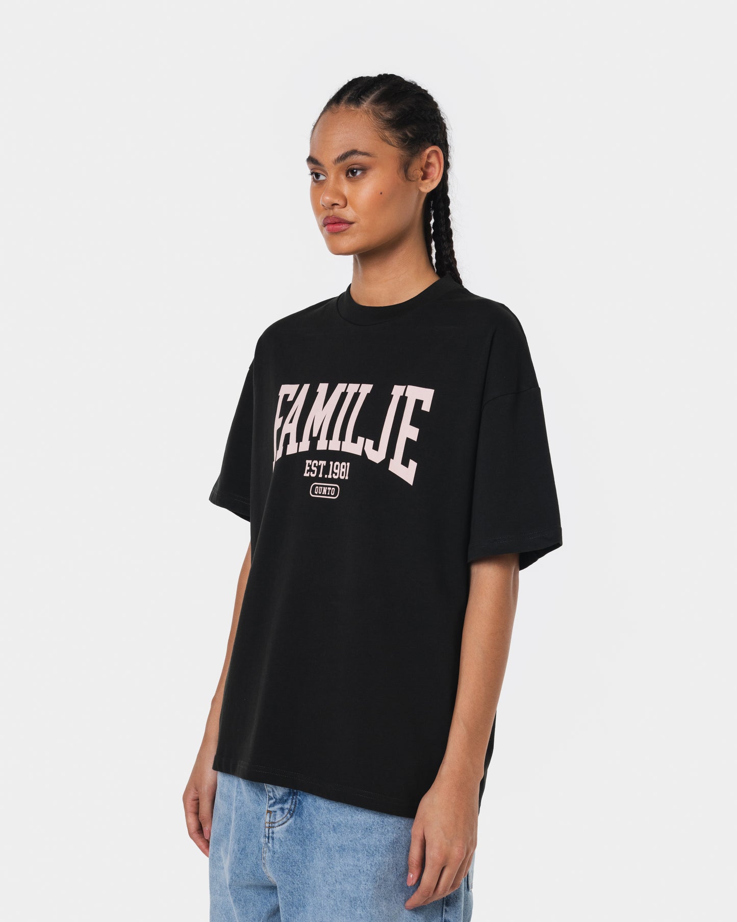 FAMILJE BLACK TSHIRT