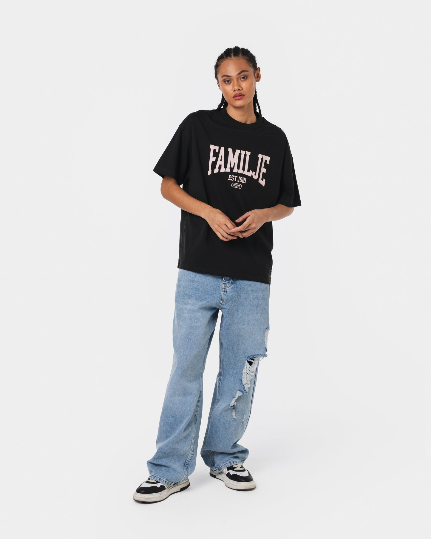 FAMILJE BLACK TSHIRT