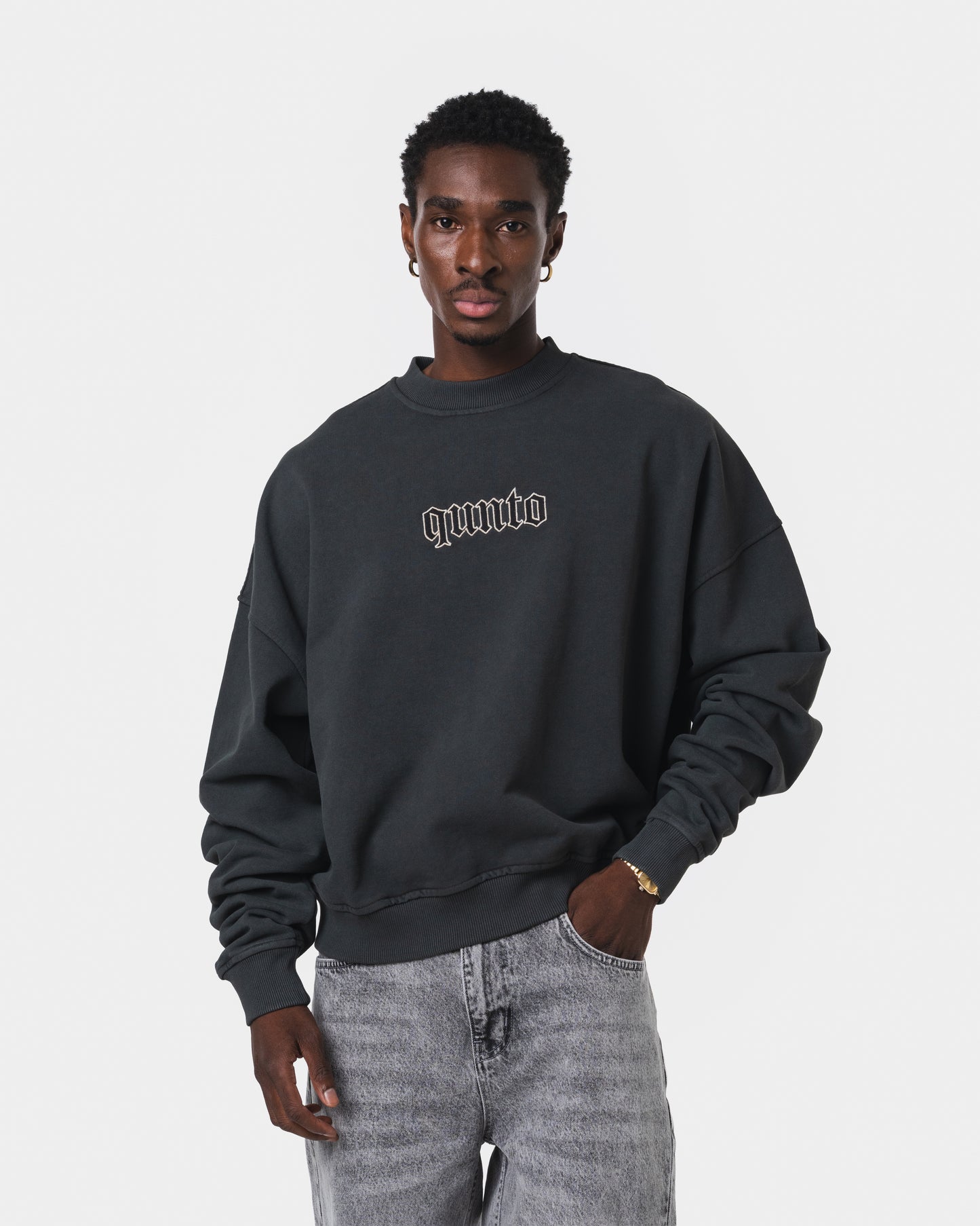 ESSENTIAL BLACK SWEATER