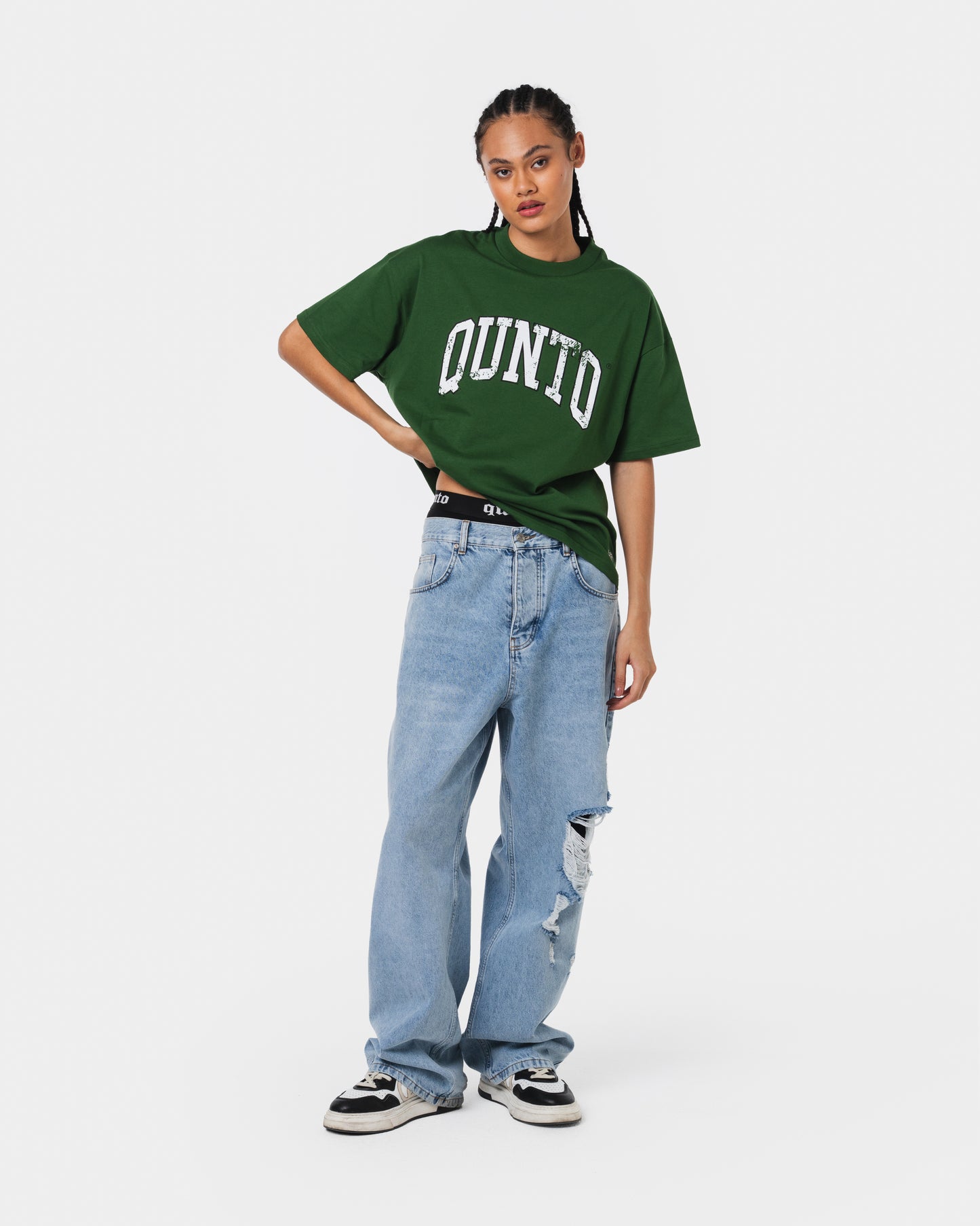 QUNTO WHITE ON GREEN TSHIRT