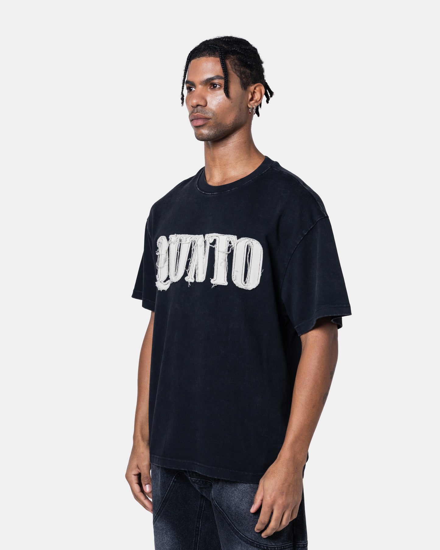 QUNTO OVERSIZE TEE BLACK