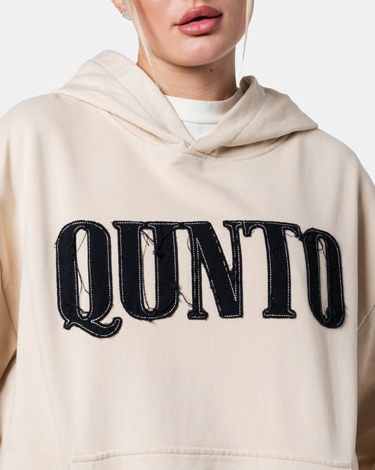 QUNTO C LOGO HOODIE CREAM