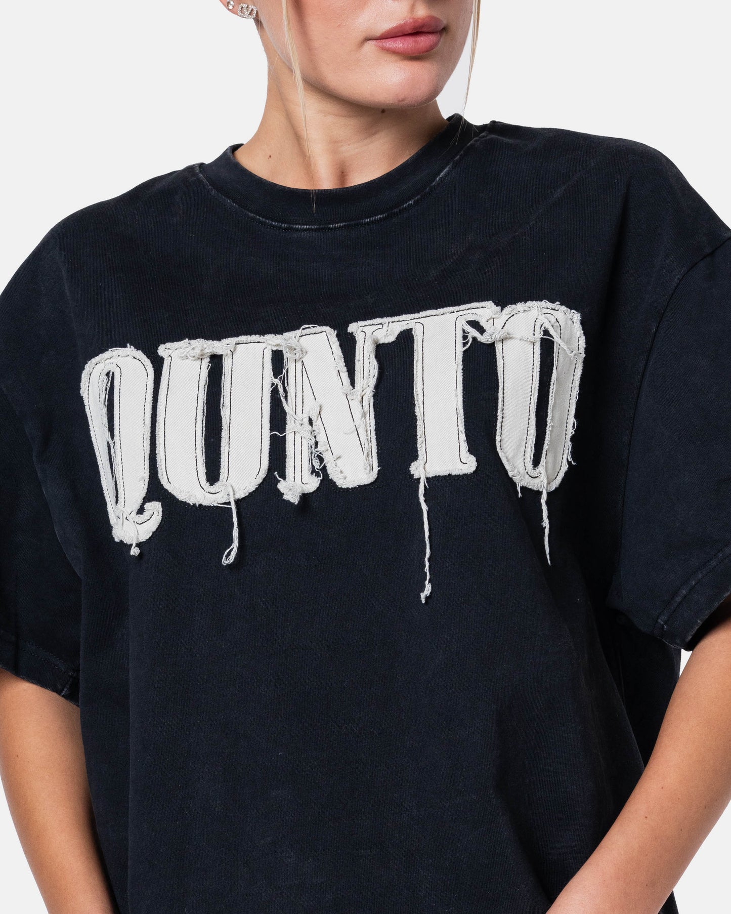 QUNTO OVERSIZE TEE BLACK