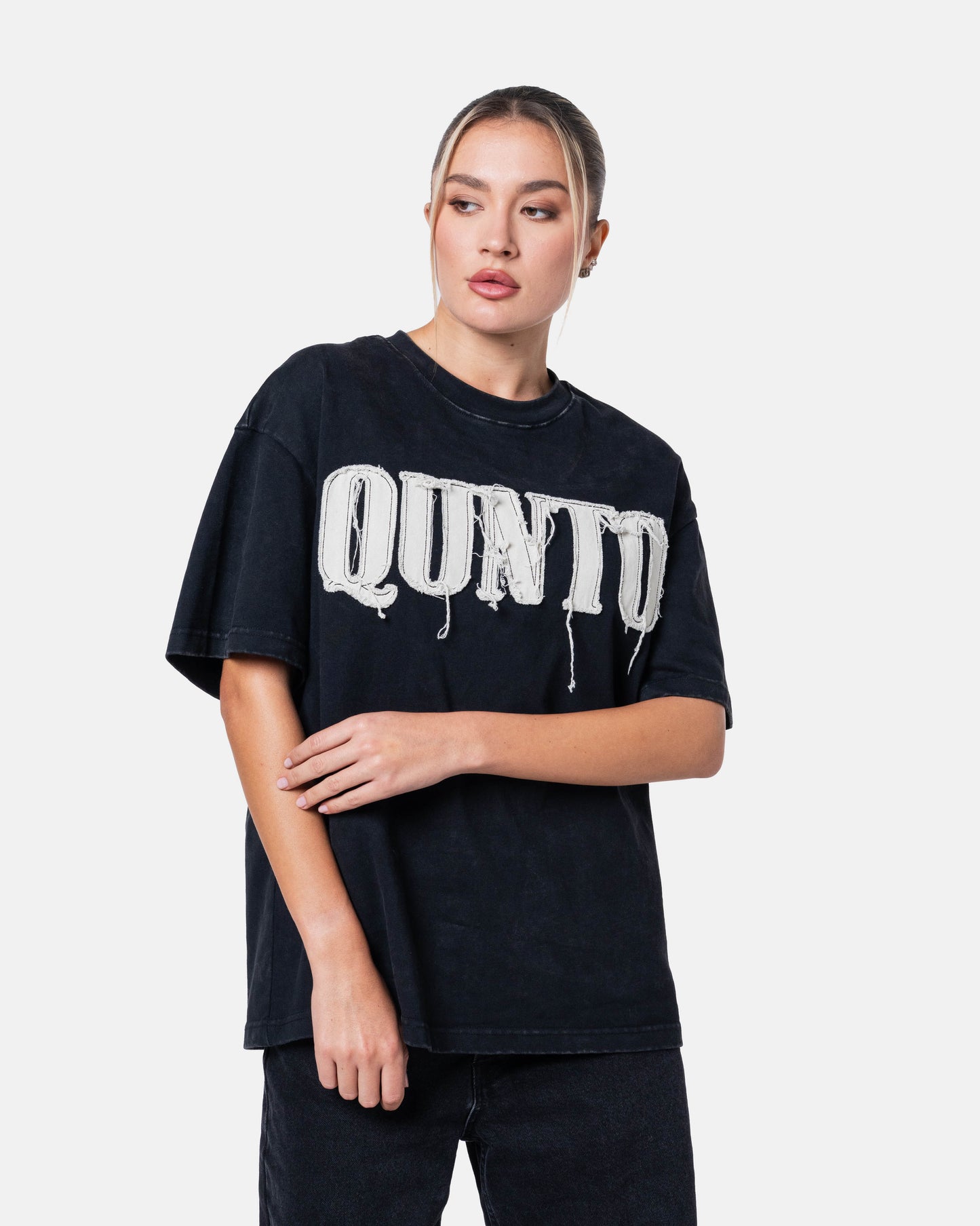 QUNTO OVERSIZE TEE BLACK