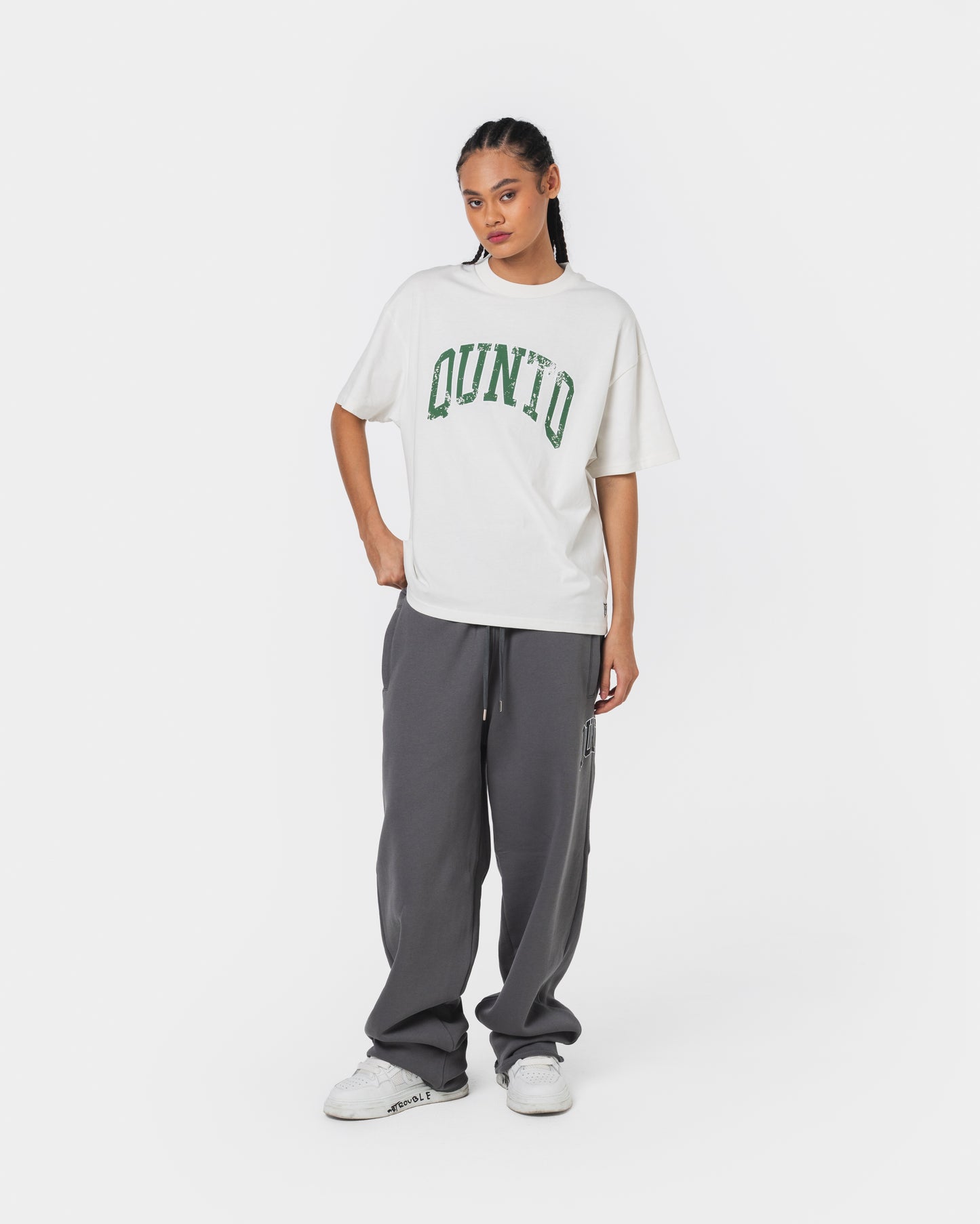 QUNTO ESSENTIAL JOGGER GREY