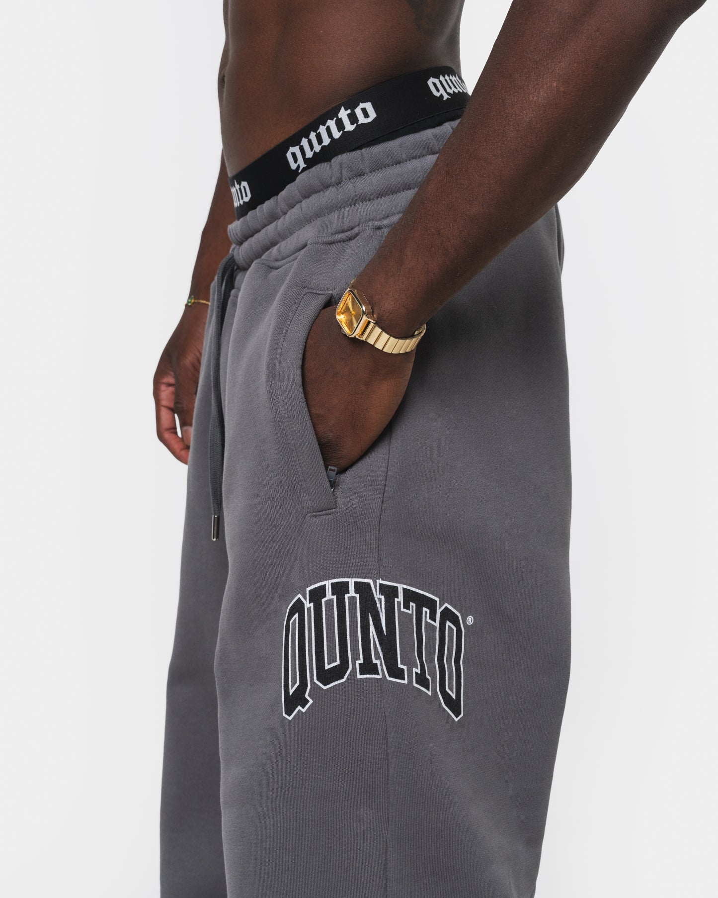 QUNTO ESSENTIAL JOGGER GREY