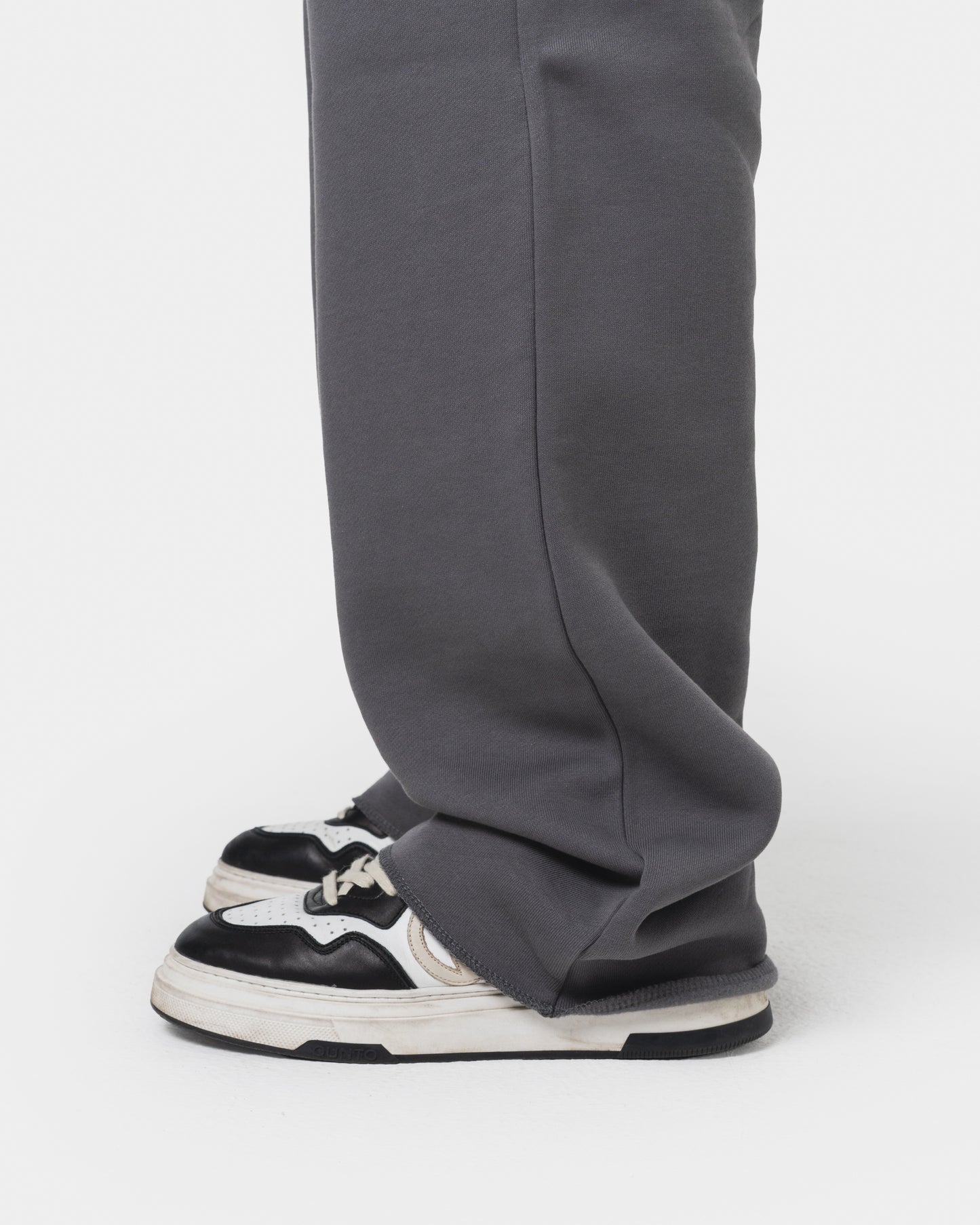 QUNTO ESSENTIAL JOGGER GREY