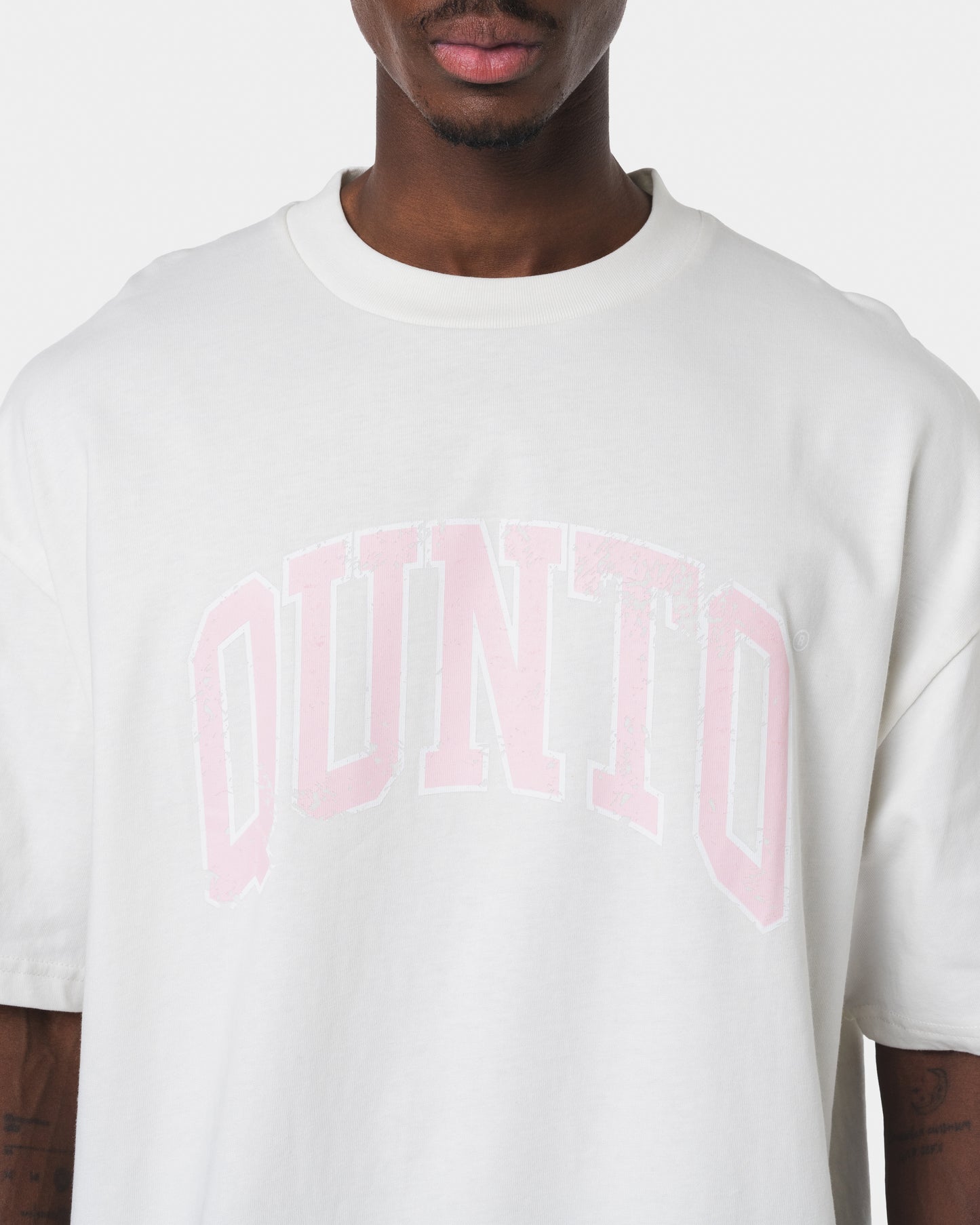 QUNTO PINK ON WHITE TSHIRT