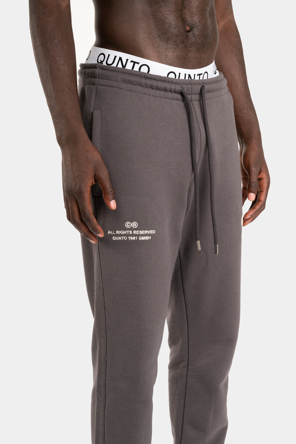 JOGGER QUNTO CLUB GREY