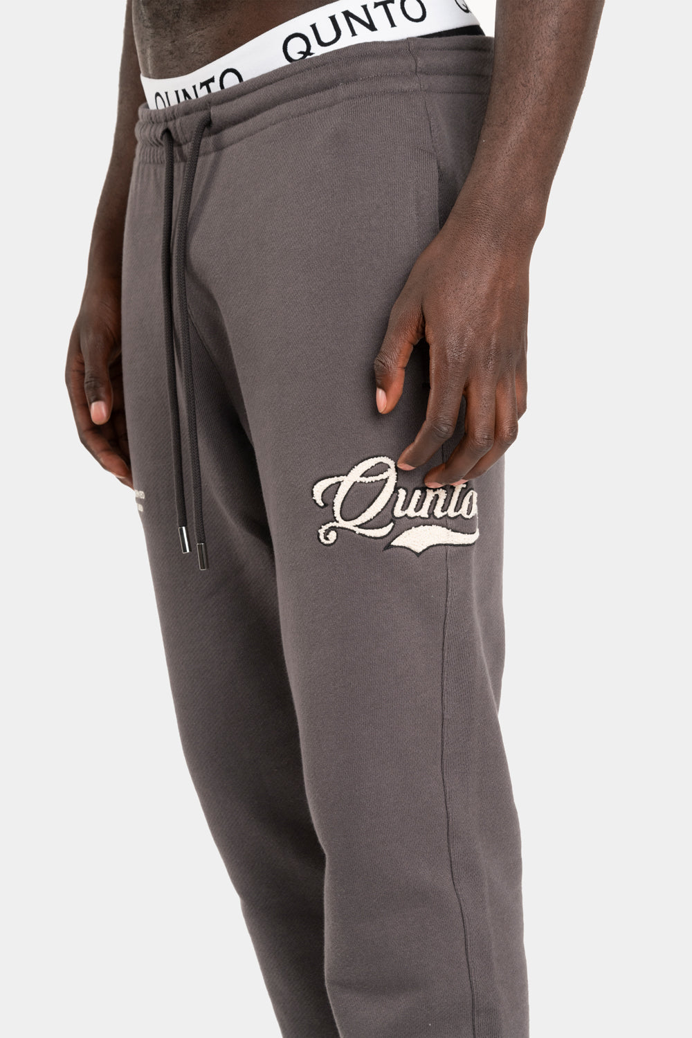 JOGGER QUNTO CLUB GREY