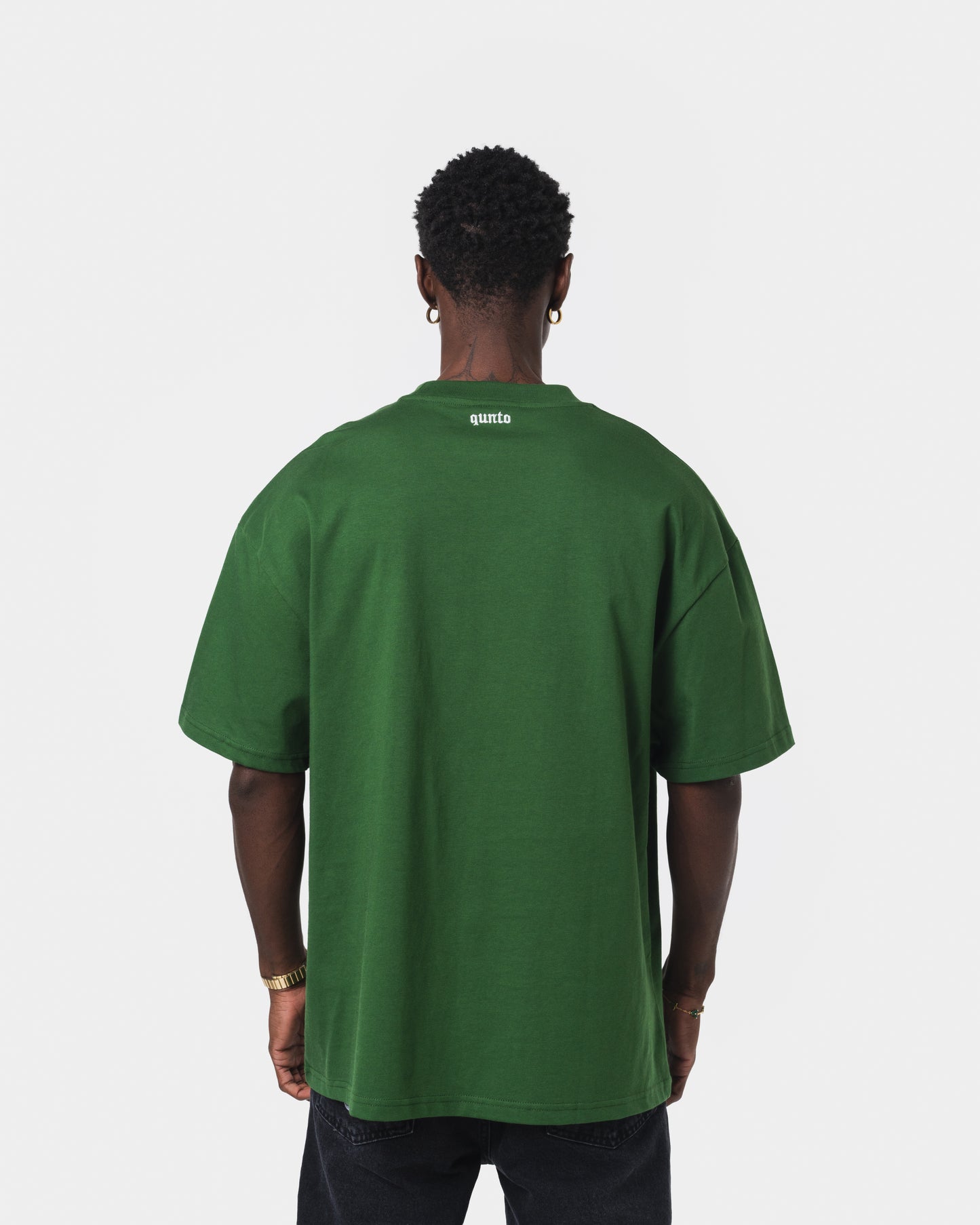 QUNTO WHITE ON GREEN TSHIRT