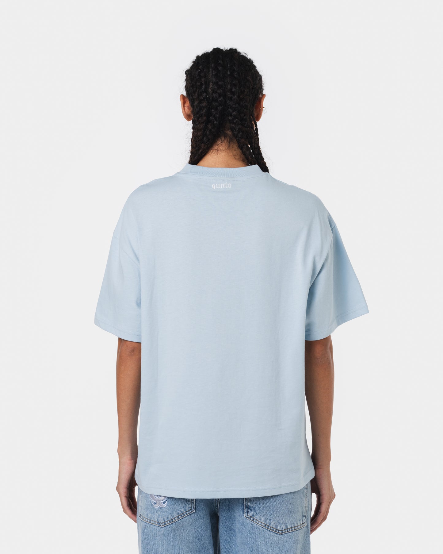 QUNTO WHITE ON BLUE TSHIRT
