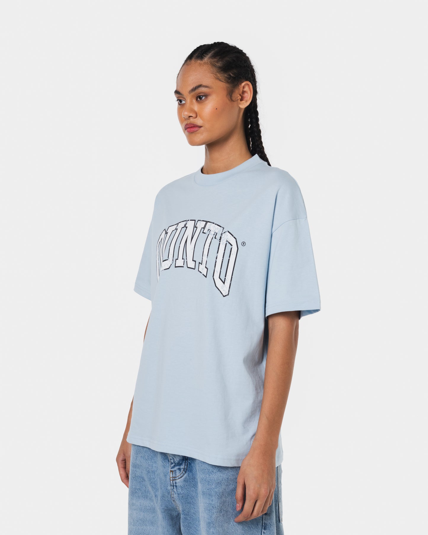 QUNTO WHITE ON BLUE TSHIRT