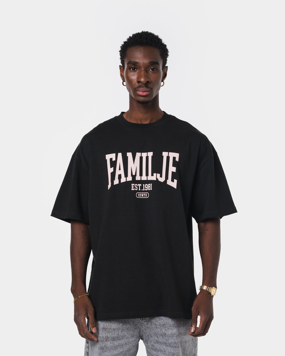 FAMILJE BLACK TSHIRT