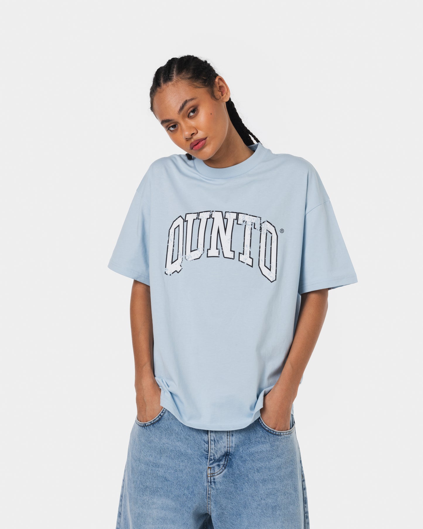 QUNTO WHITE ON BLUE TSHIRT