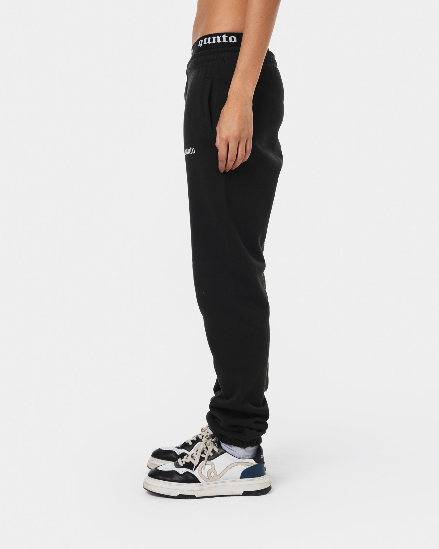 W REGULAR JOGGER BLACK