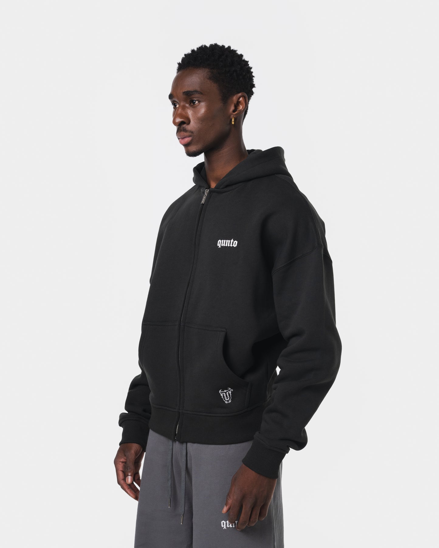 ESSENTIALS ZIPPER HOODIE BLACK
