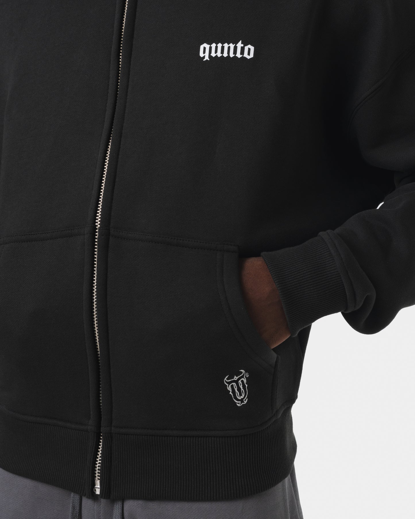 ESSENTIALS ZIPPER HOODIE BLACK