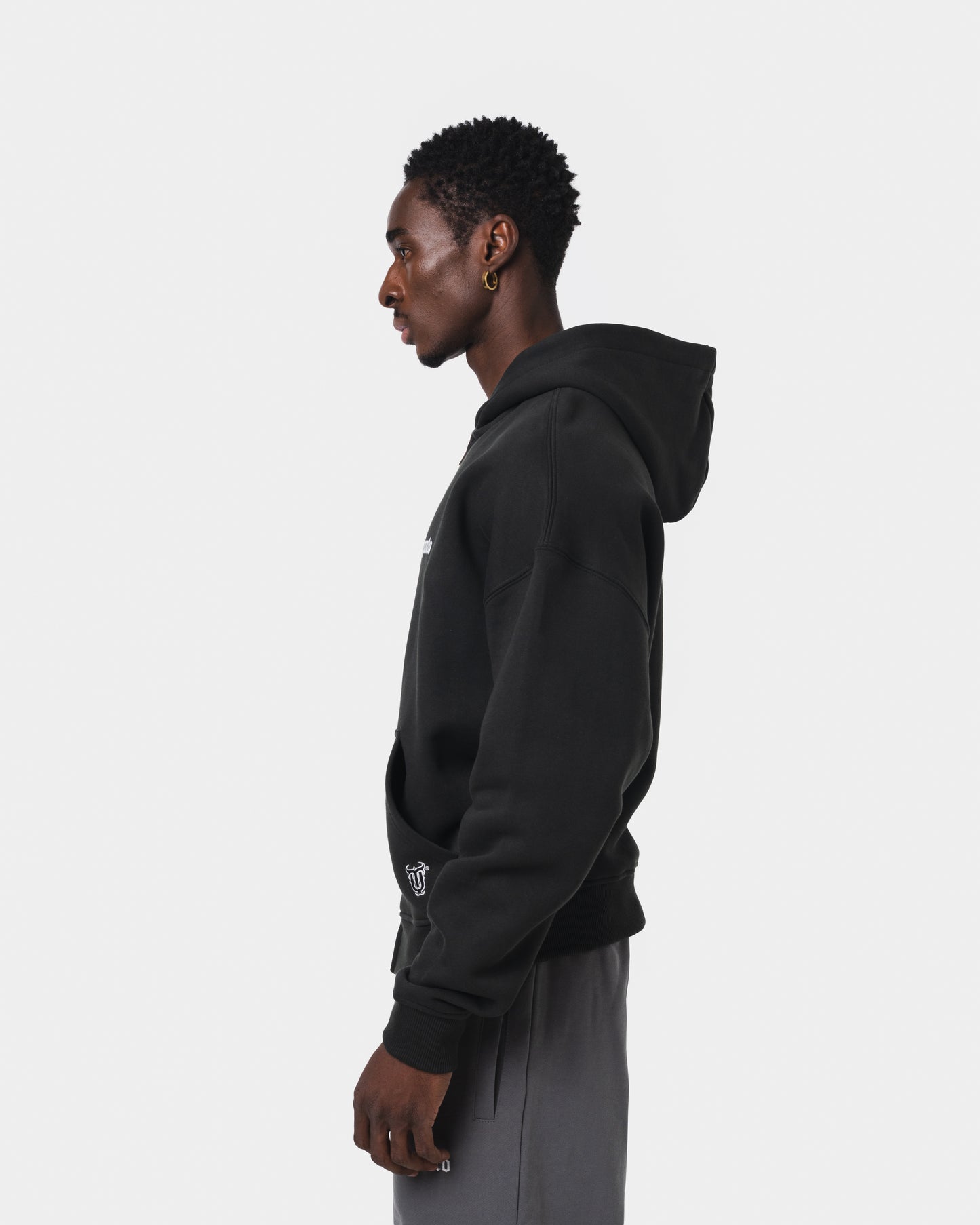 ESSENTIALS ZIPPER HOODIE BLACK