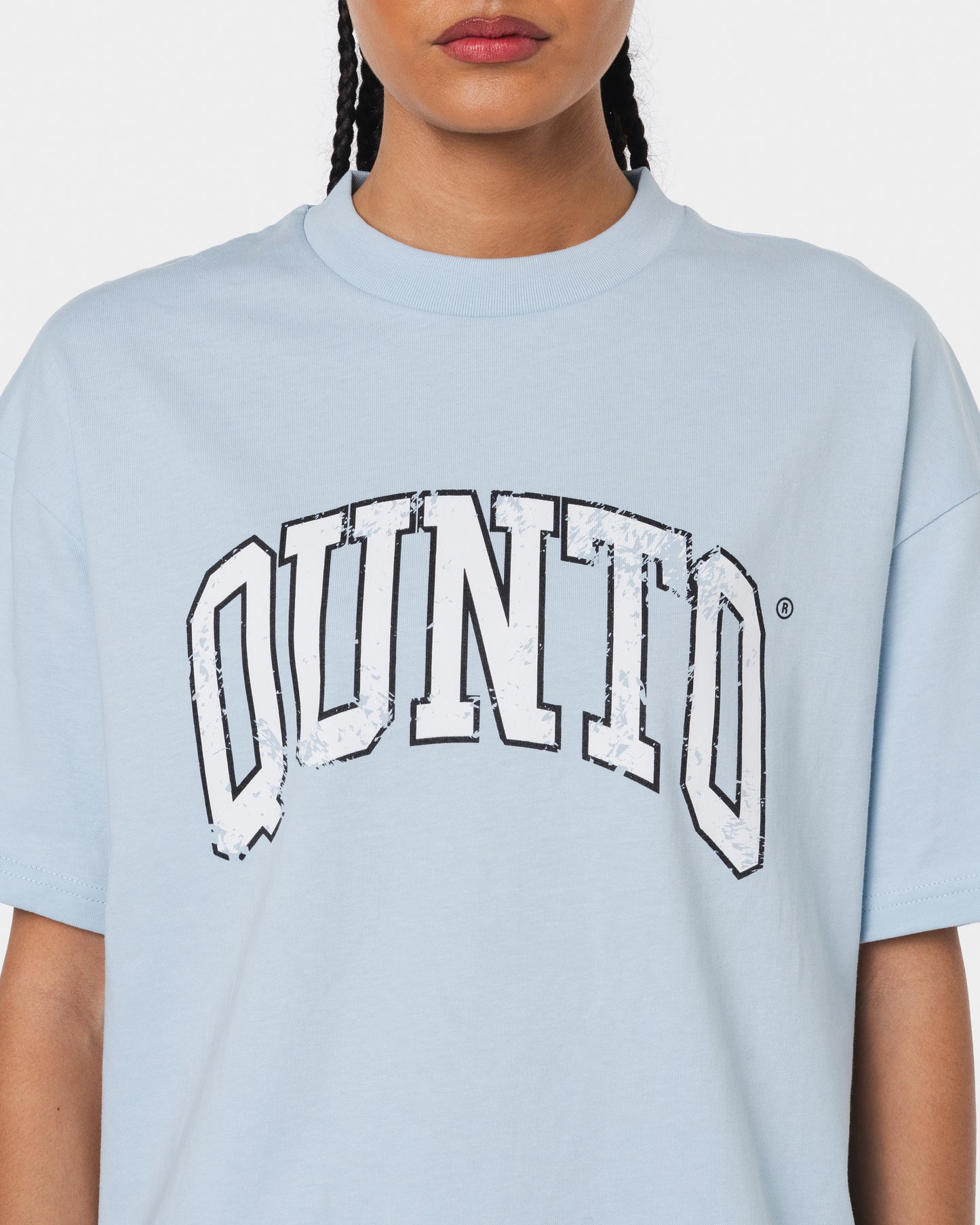 QUNTO WHITE ON BLUE TSHIRT