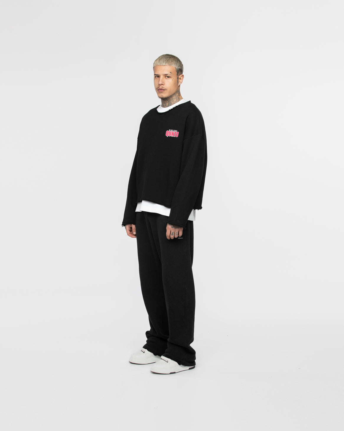 Raspberry Qunto Sweatshirt Black