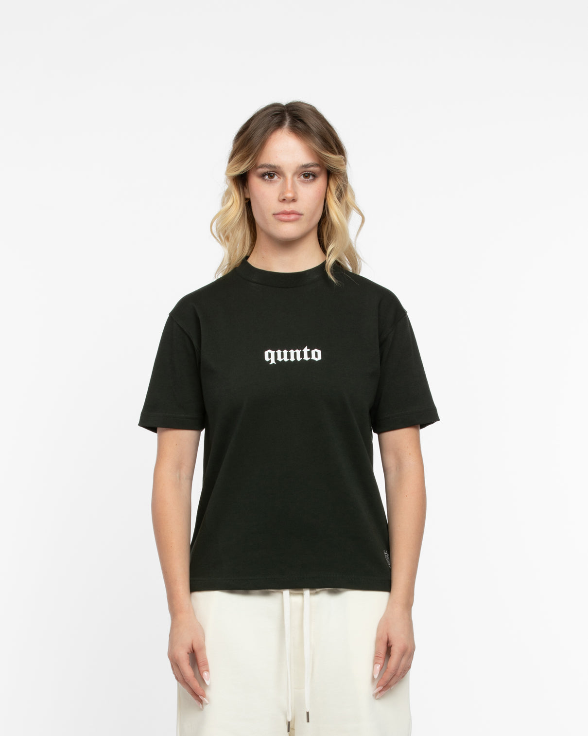 W ESSENTIAL BLACK TSHIRT