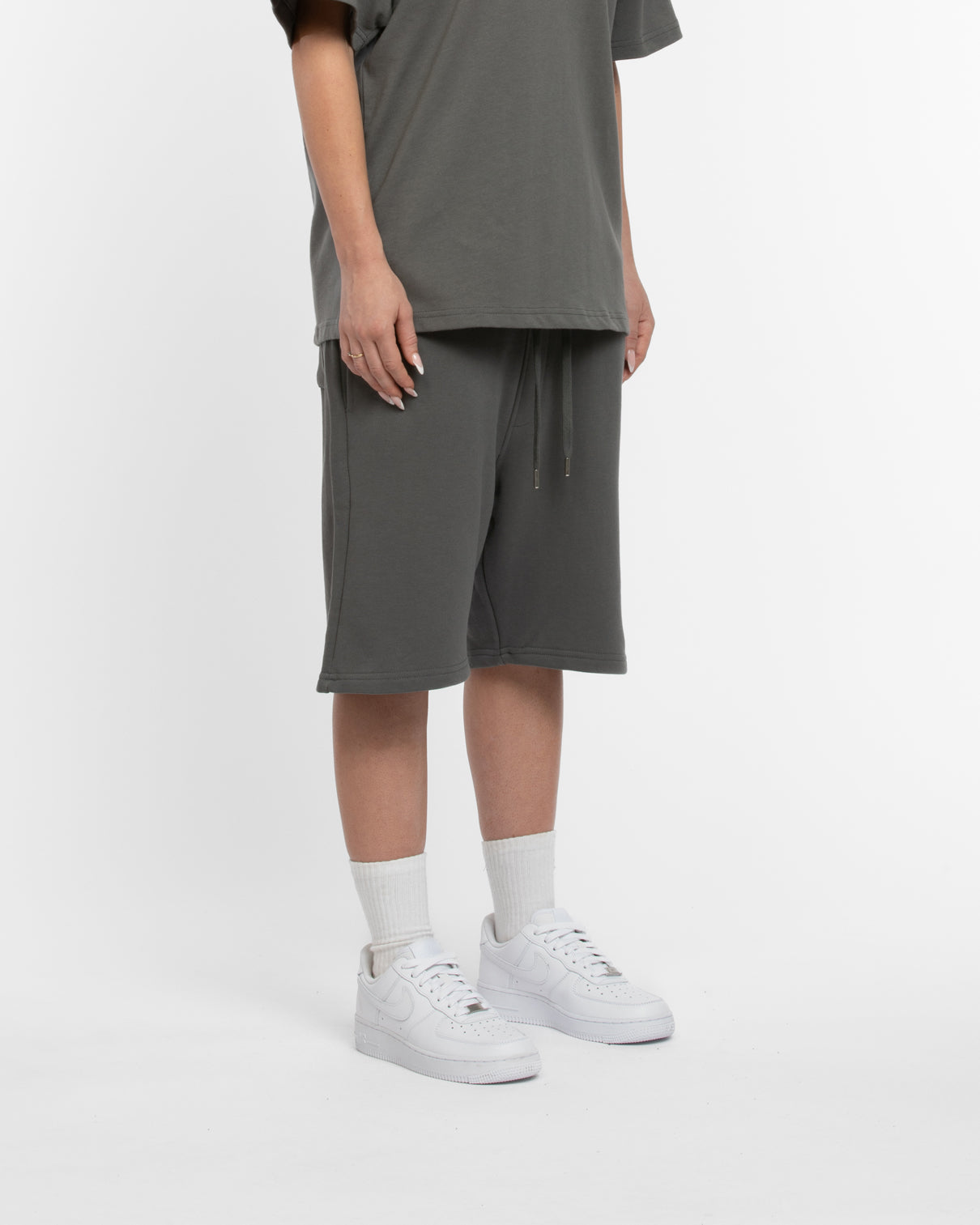 QUNTO LOGO SHORTS GREY