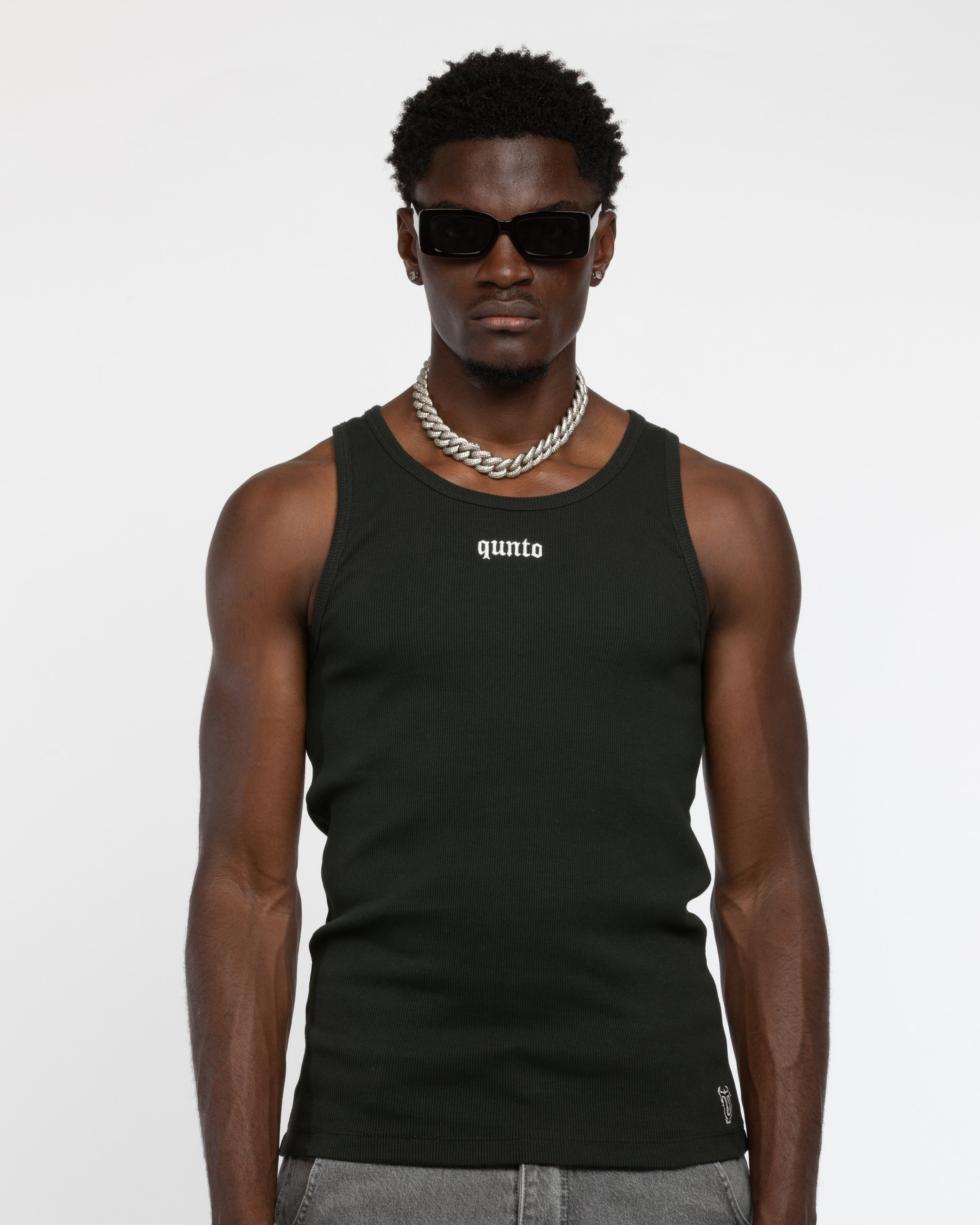 ESSENTIALS TANK TOP BLACK