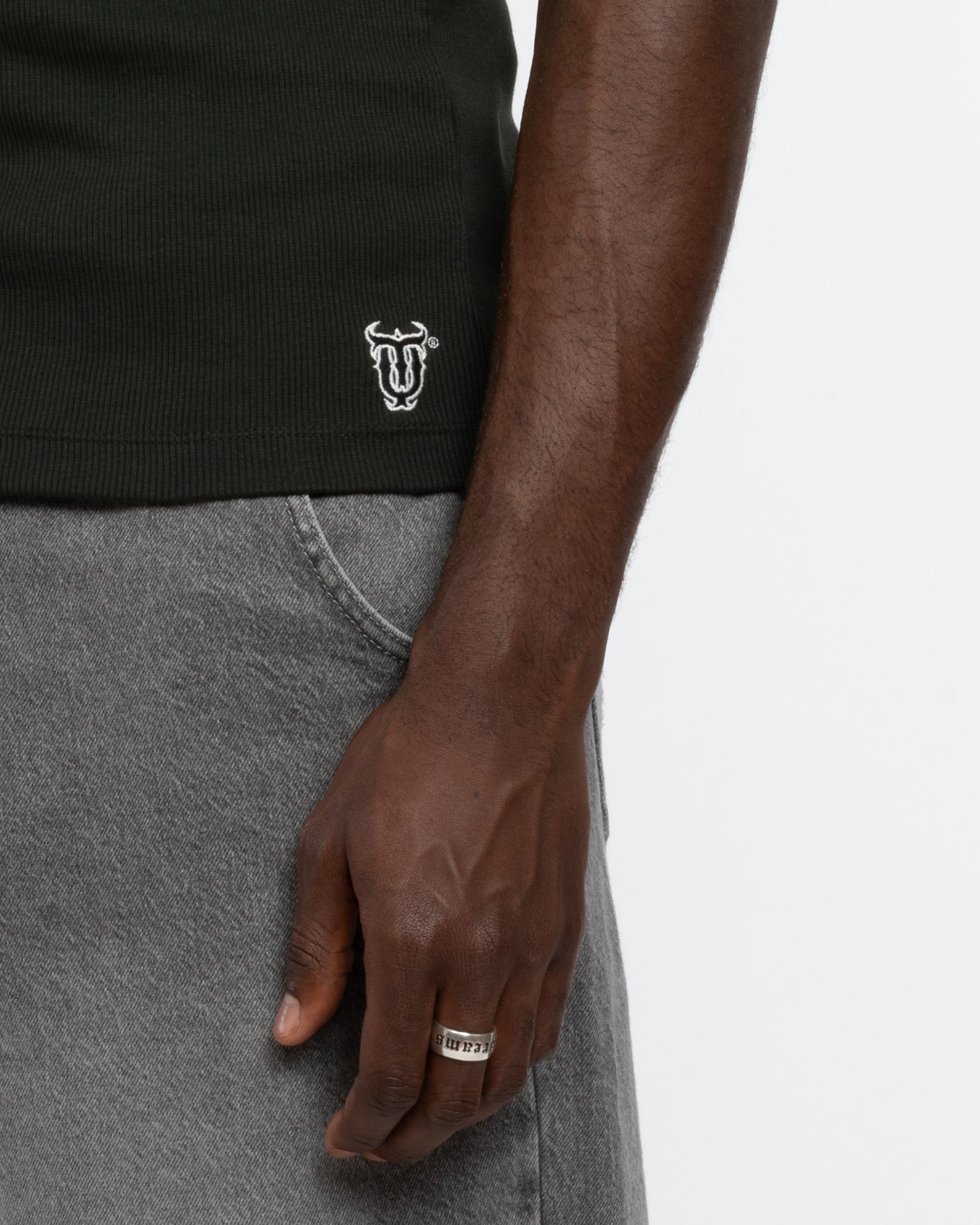 ESSENTIALS TANK TOP BLACK