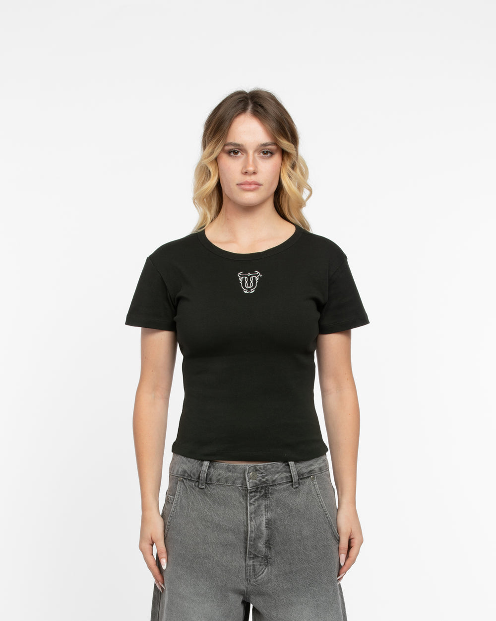 W ESSENTIALS BABY TEE BLACK