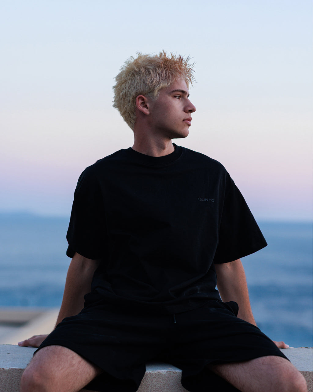 Back Logo T-Shirt / Black