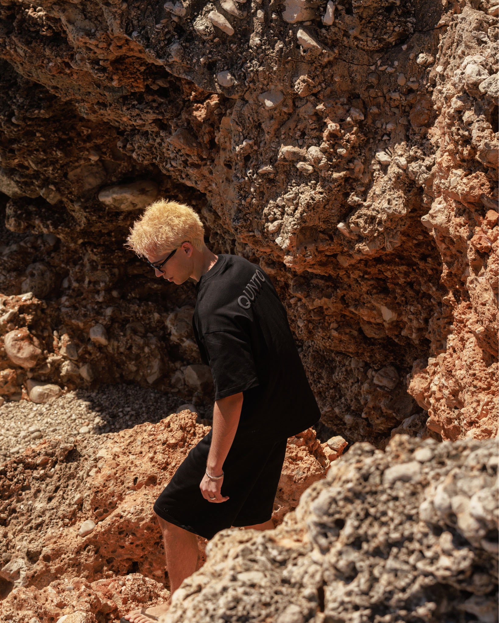 Back Logo T-Shirt / Black