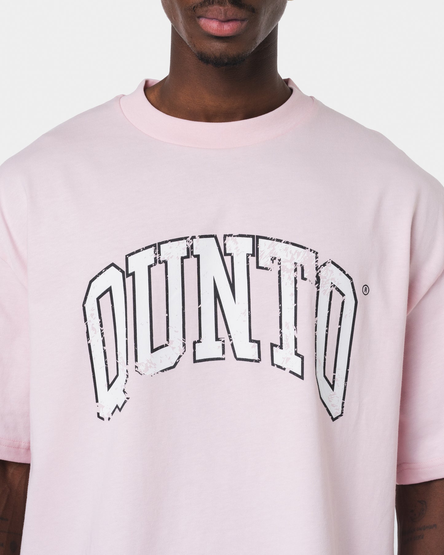 QUNTO WHITE ON PINK TSHIRT