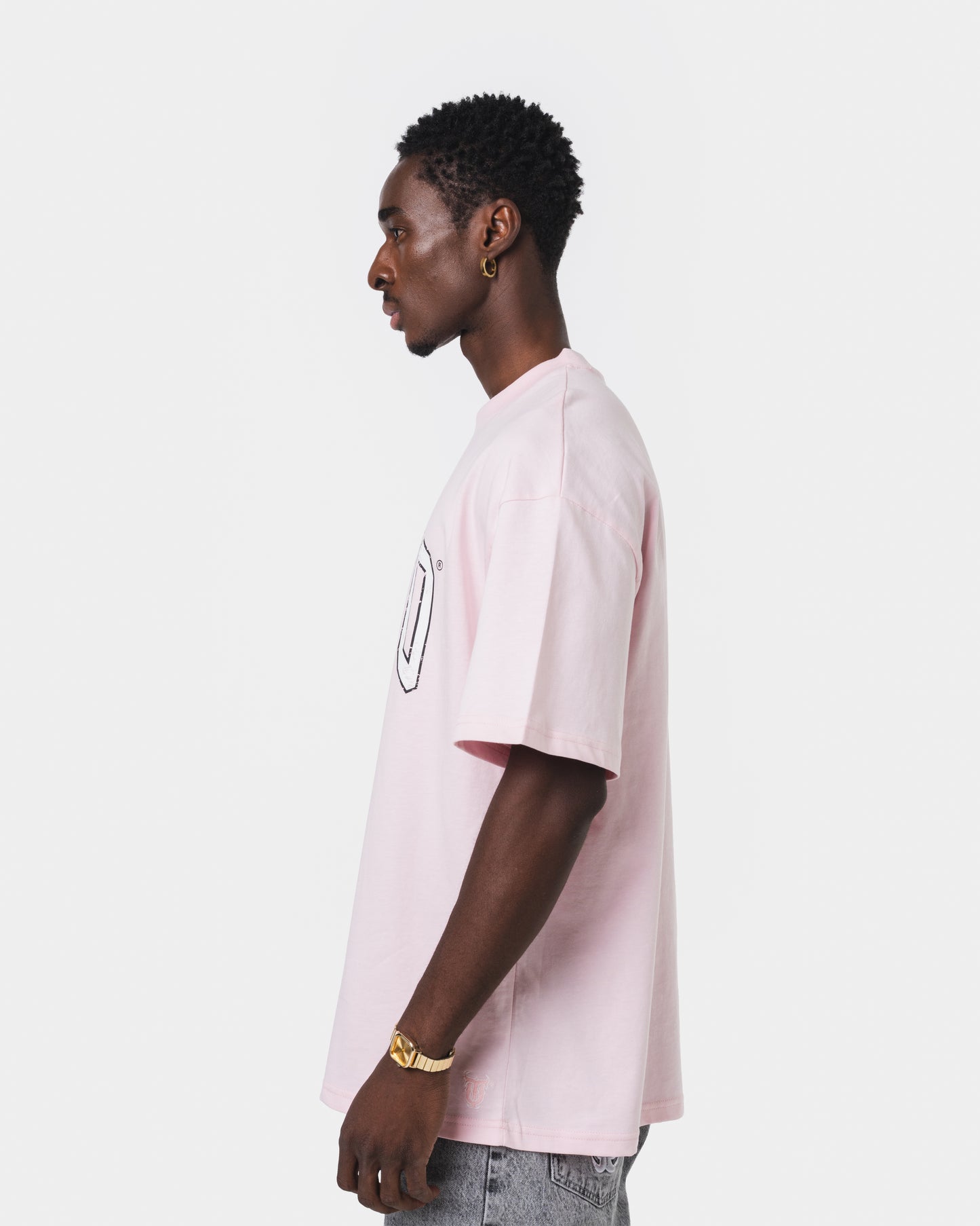 QUNTO WHITE ON PINK TSHIRT
